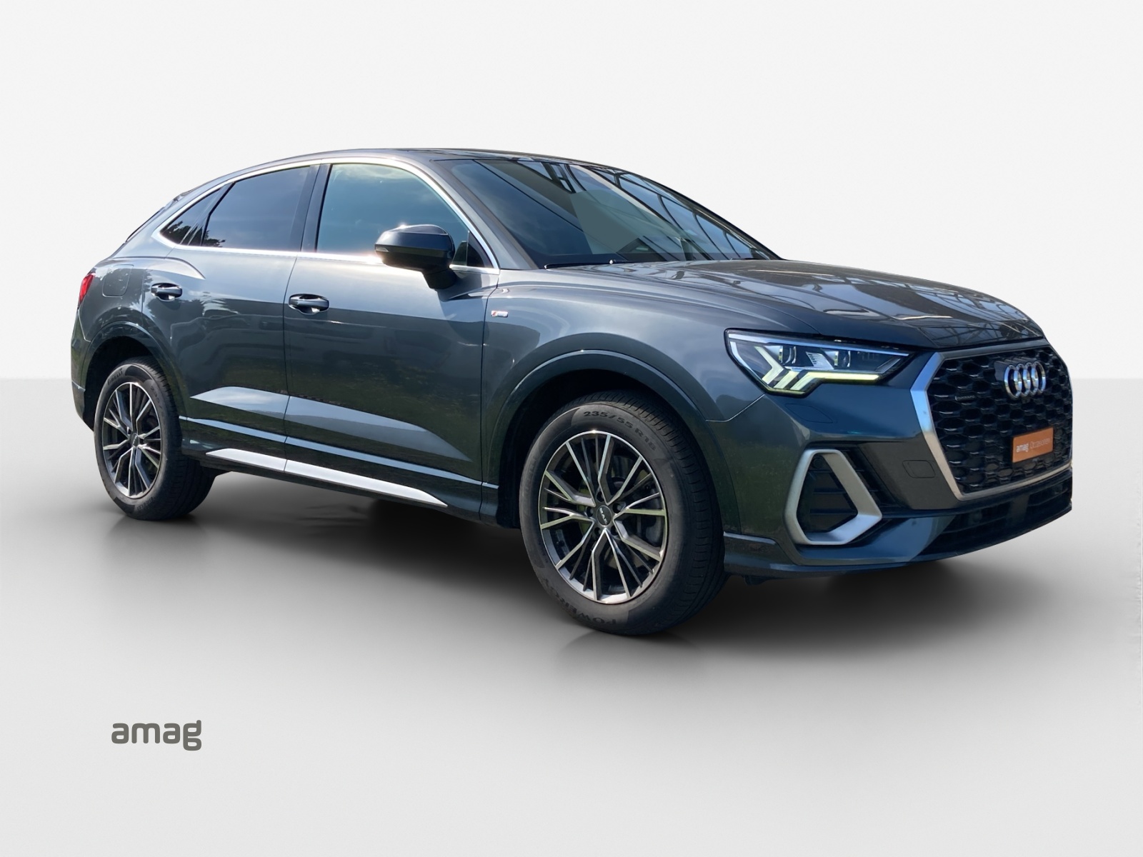 AUDI Q3 Sportback 45 TFSI S line quattro-image-5