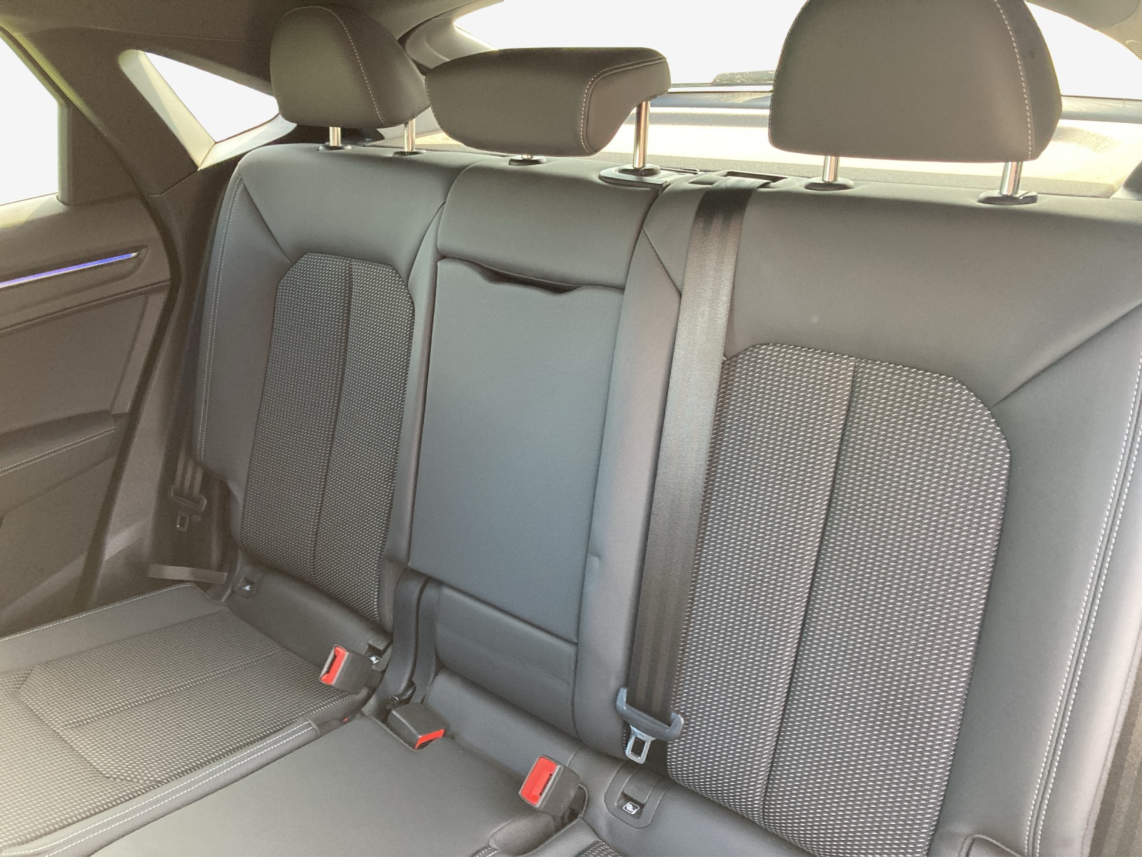 AUDI Q3 Sportback 45 TFSI S line quattro-image-11