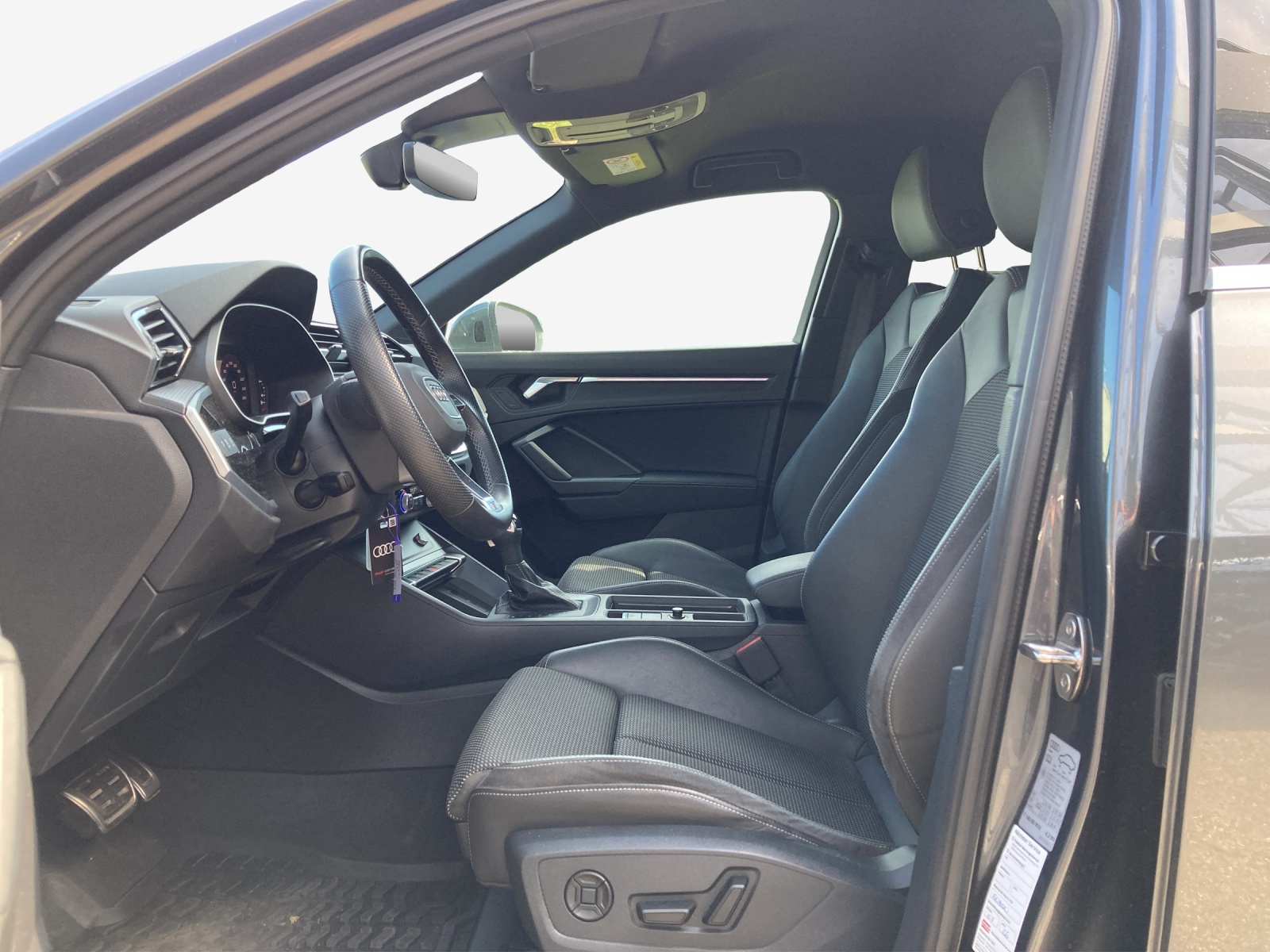 AUDI Q3 Sportback 45 TFSI S line quattro-image-7