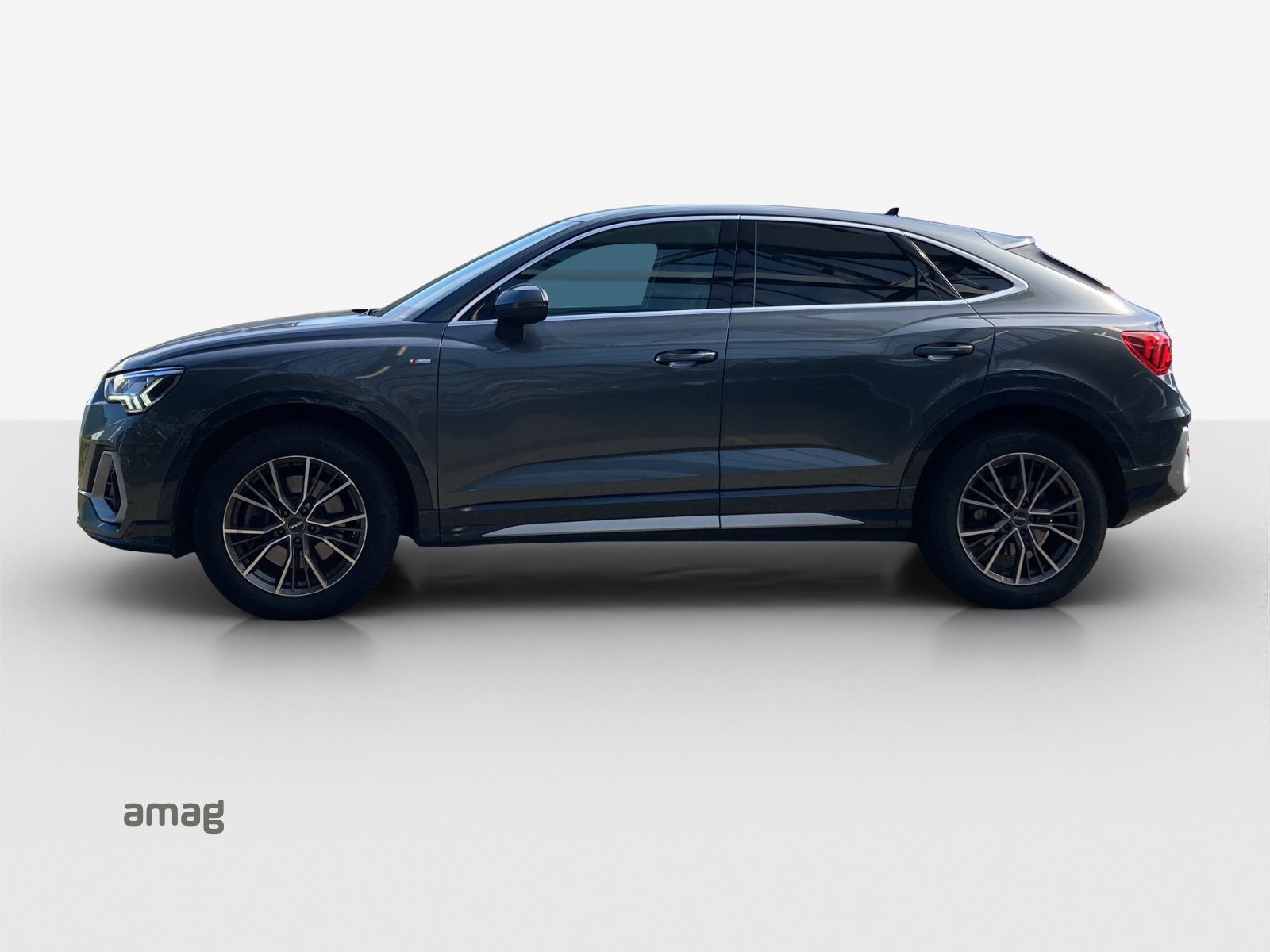 AUDI Q3 Sportback 45 TFSI S line quattro-showroom-element-1