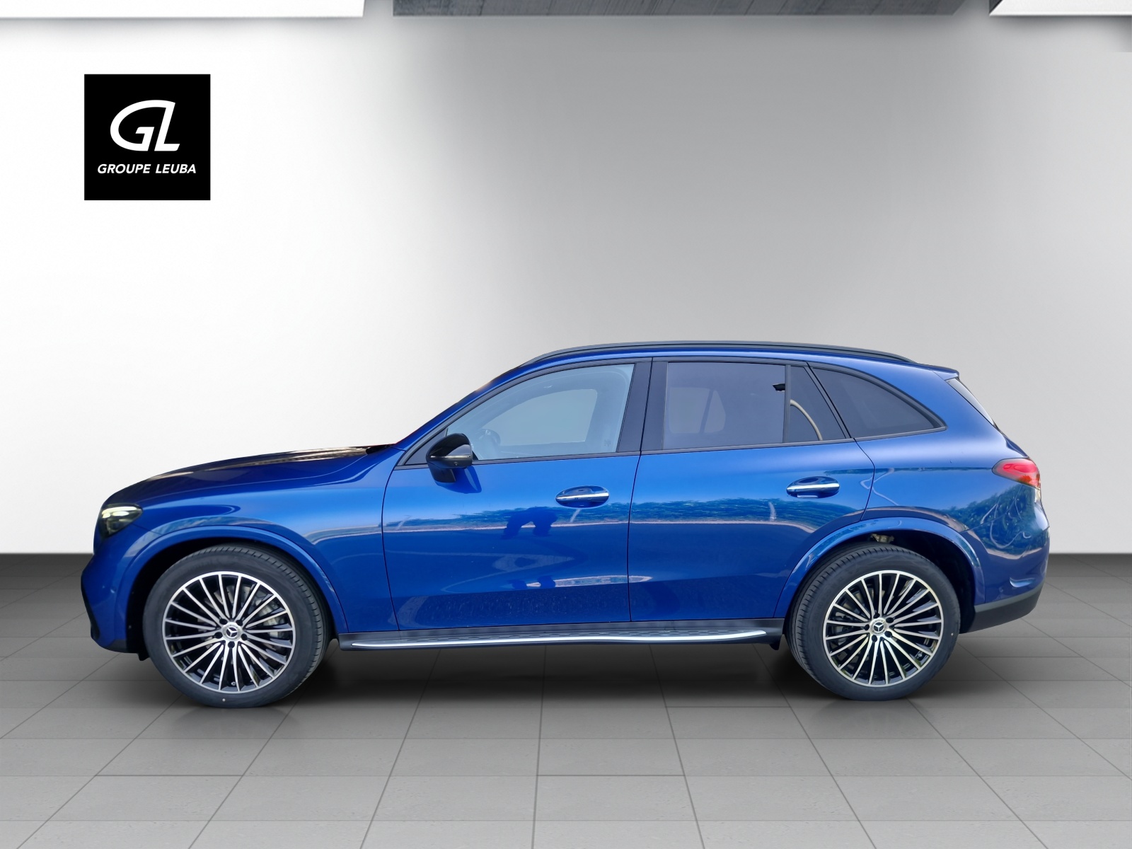 MERCEDES-BENZ GLC 400 e 4Matic EQ Star 9G-Tronic-showroom-element-2