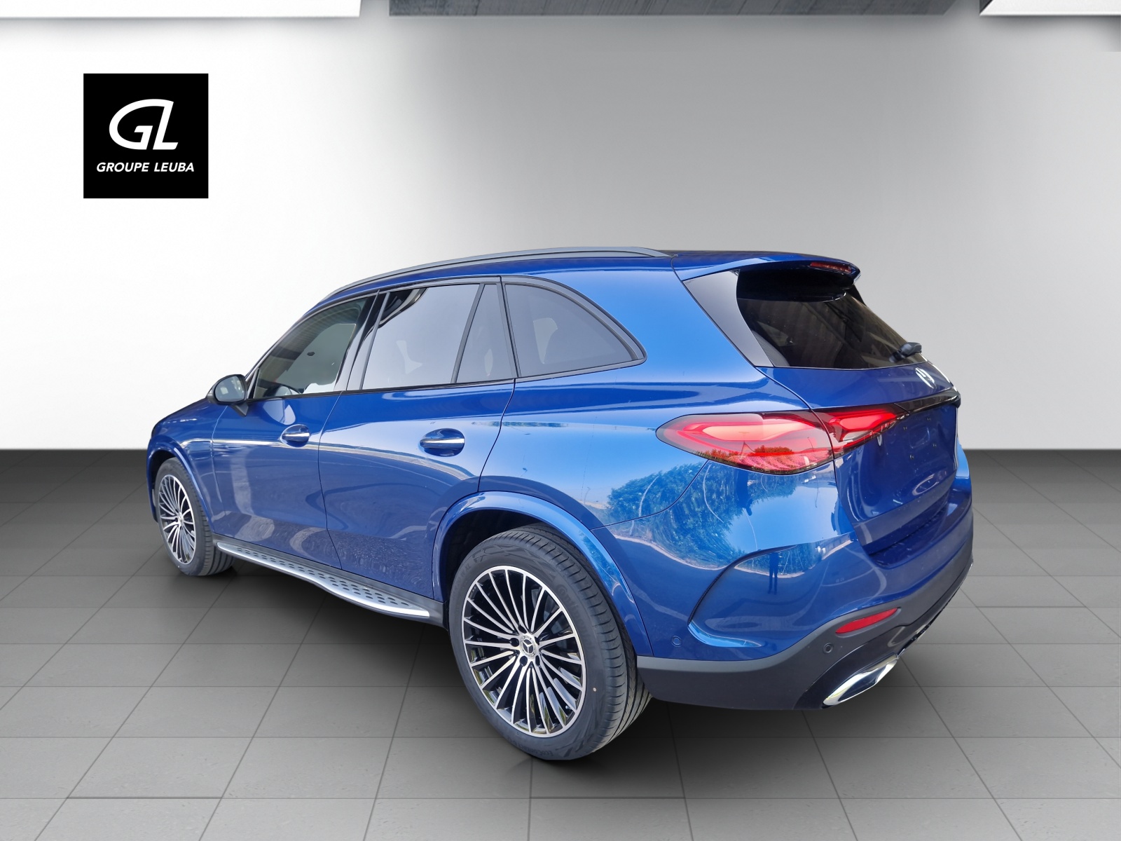 MERCEDES-BENZ GLC 400 e 4Matic EQ Star 9G-Tronic-showroom-element-3