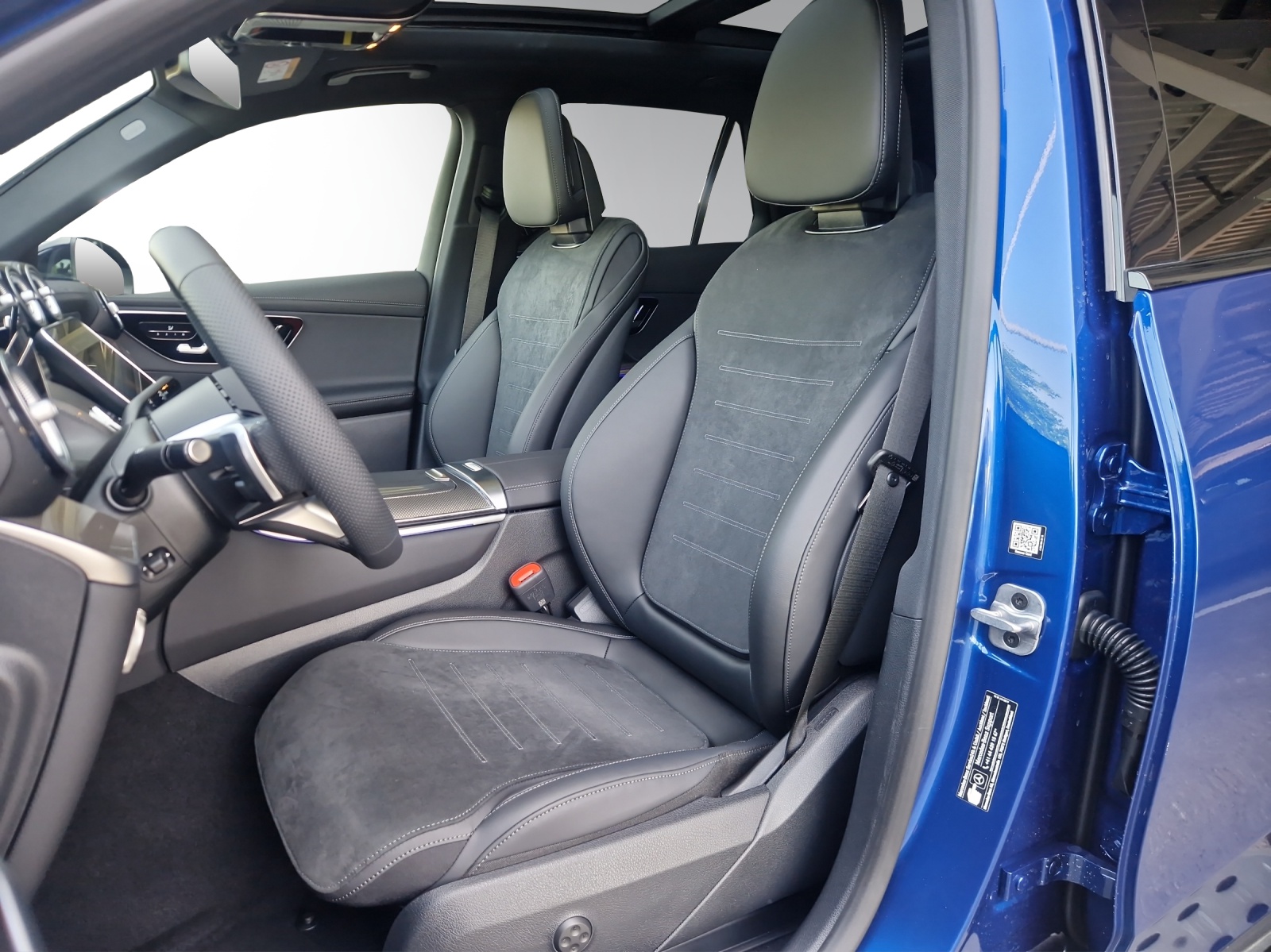 MERCEDES-BENZ GLC 400 e 4Matic EQ Star 9G-Tronic-image-4