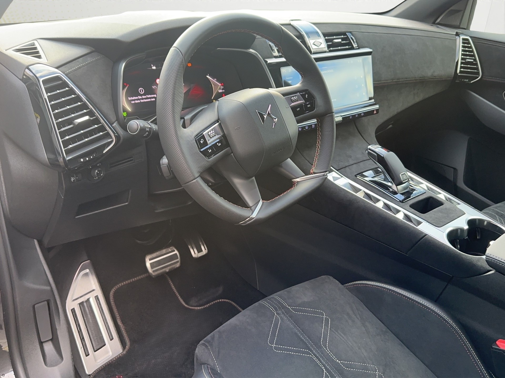 DS AUTOMOBILES DS 7 Crossback 1.5BHDi Performance Line Ligne Noir EAT8-image-9