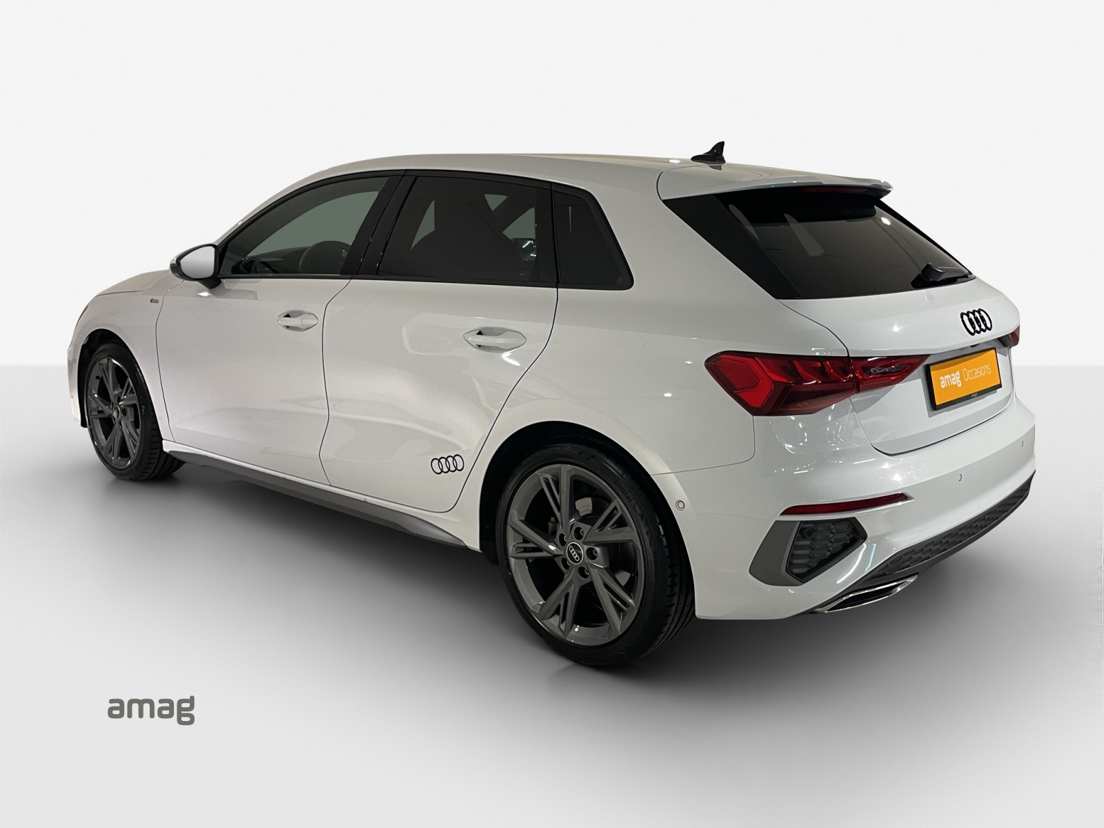 AUDI A3 Sportback 35 TFSI S line-showroom-element-2