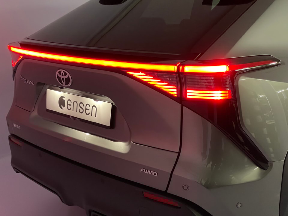 bZ4X Electric Premium AWD 11 kW OBC