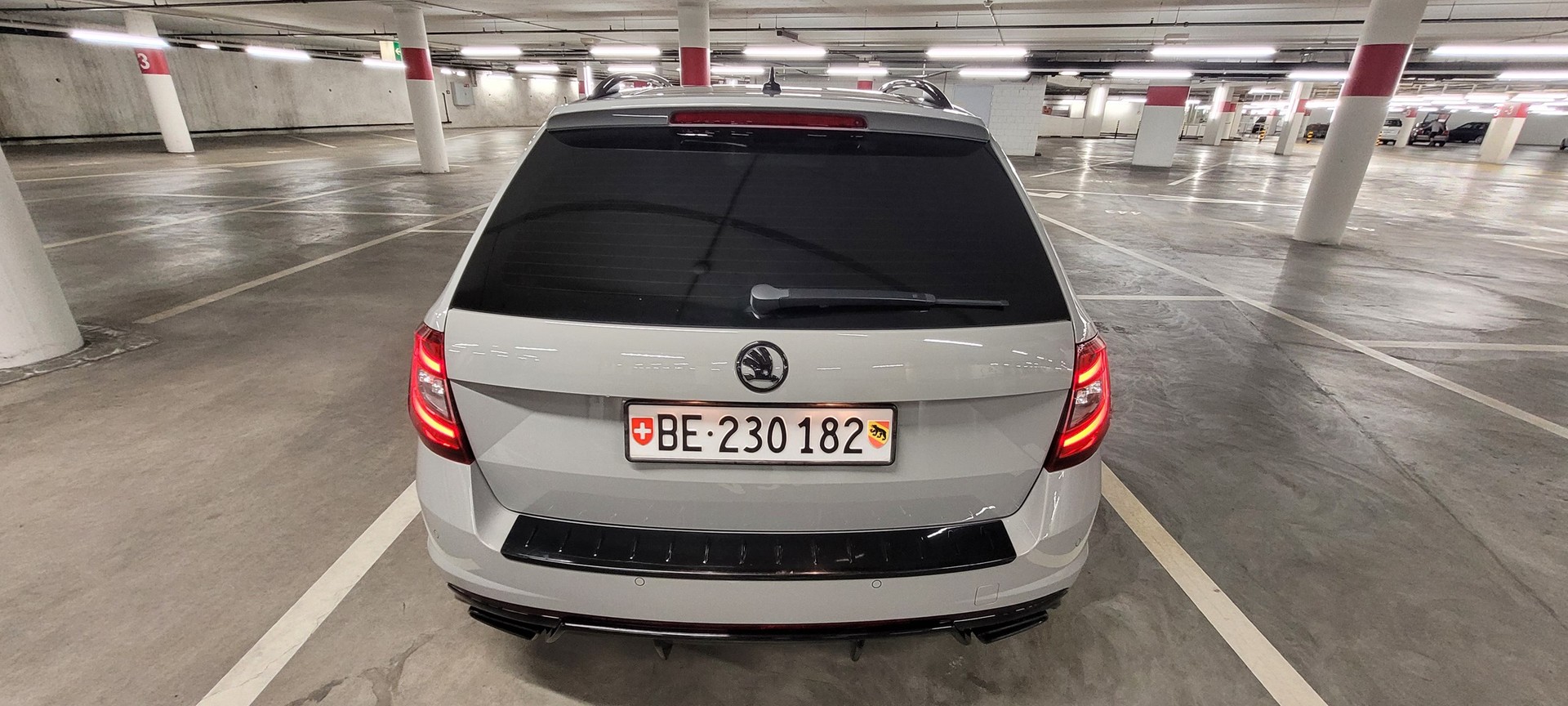 SKODA OCTAVIA COMBI skoda rs 230 - 310ps - tuning - bodykit - standheizung  - vollausstattung - ab mfk/service occasion - Le Parking