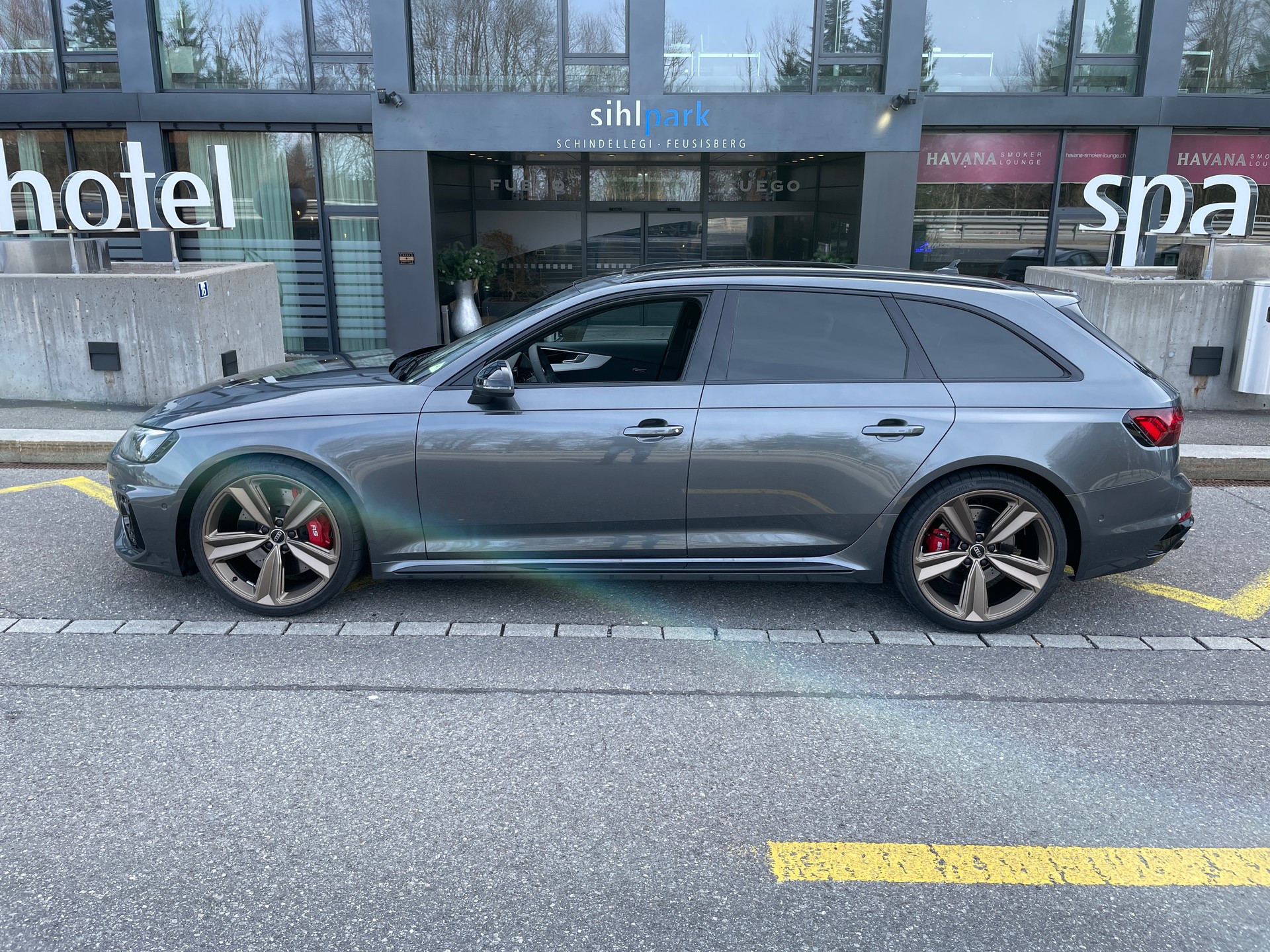 AUDI RS4 Avant quattro tiptronic-showroom-element-1