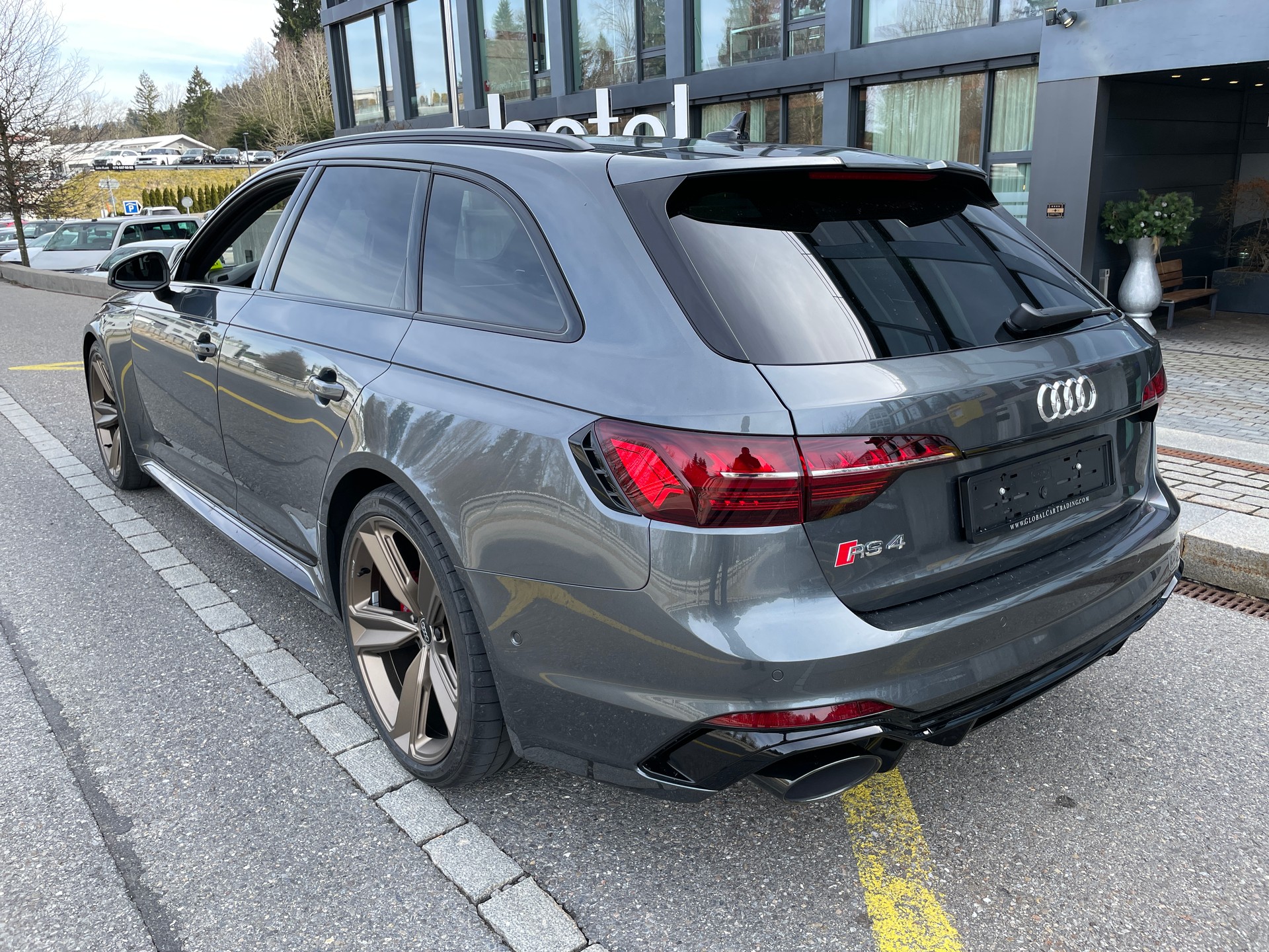 AUDI RS4 Avant quattro tiptronic-showroom-element-2