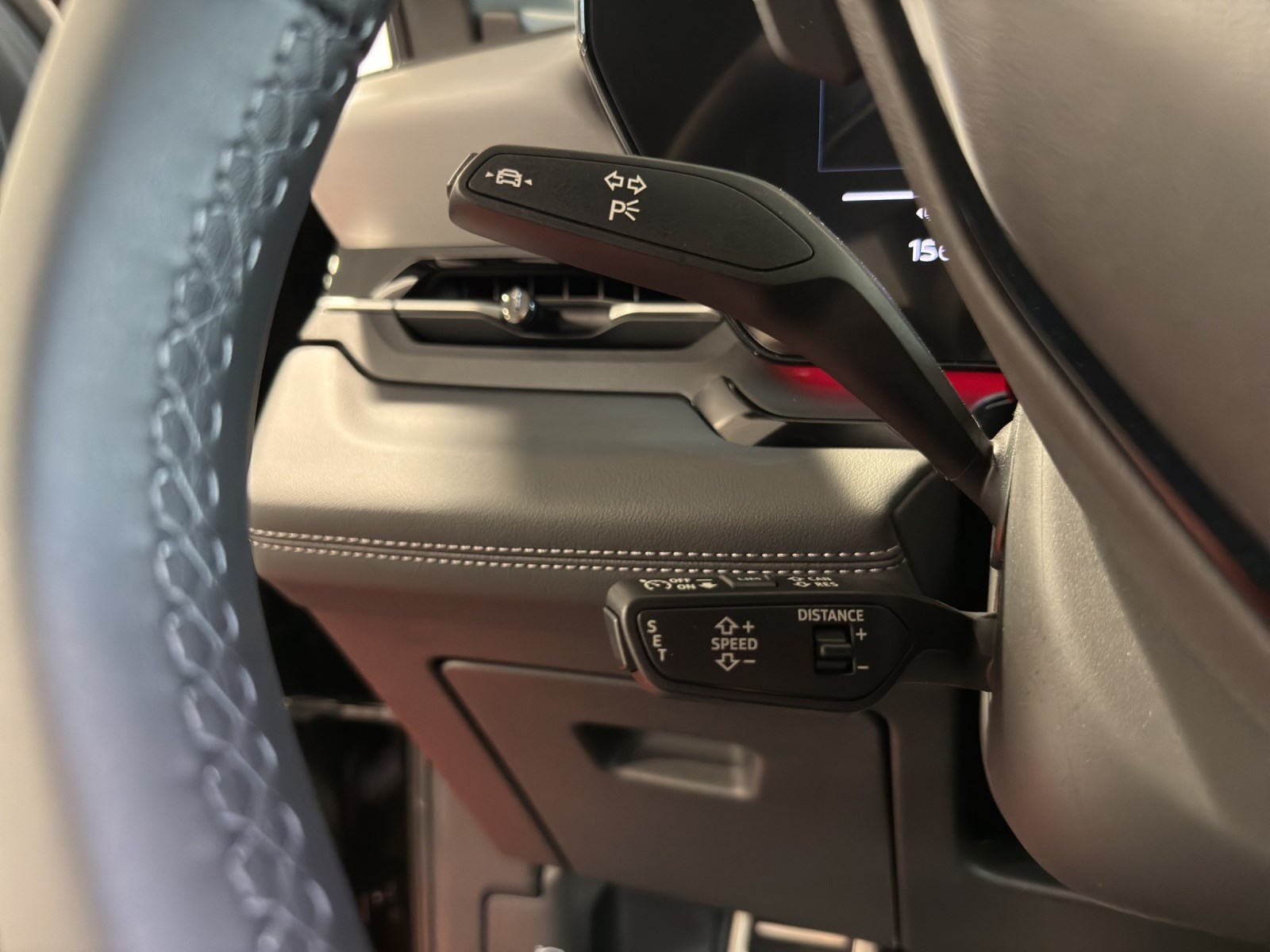 AUDI Q6 Sportback e-tron quattro-image-13