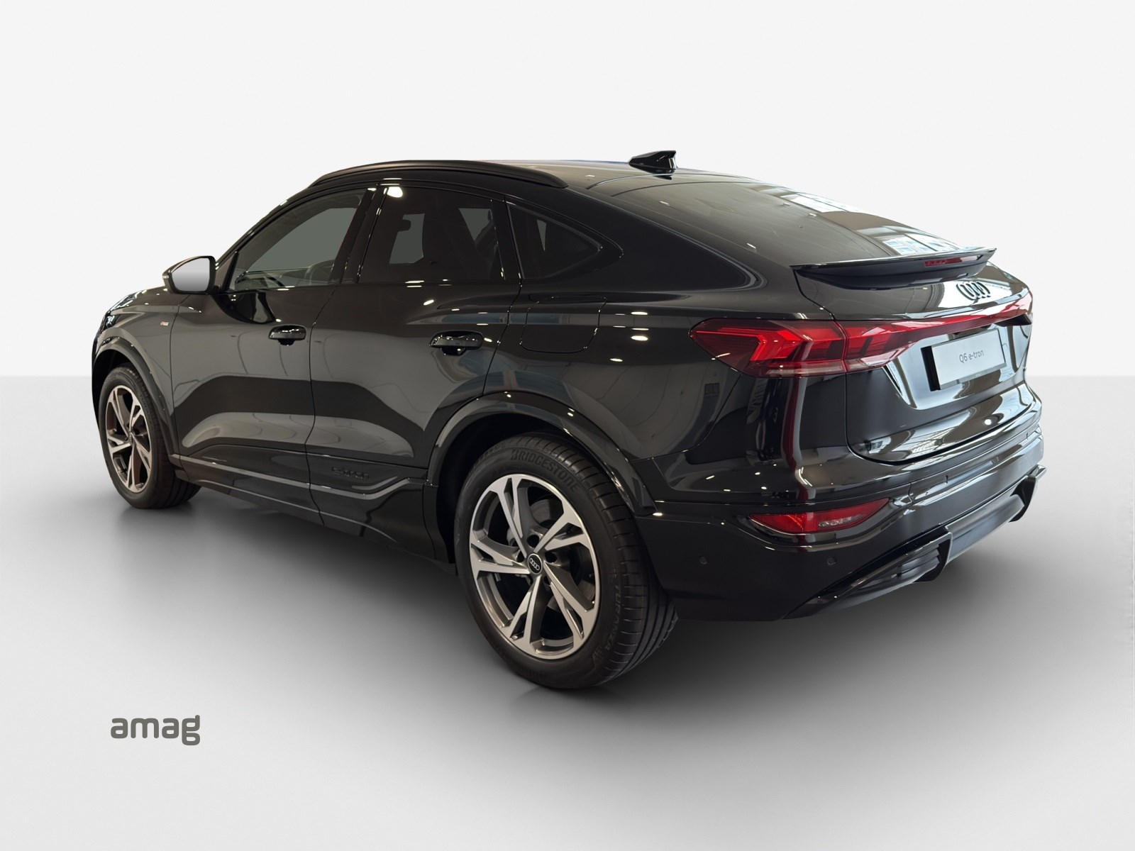AUDI Q6 Sportback e-tron quattro-image-2