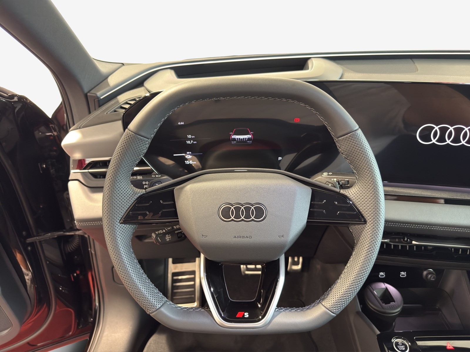 AUDI Q6 Sportback e-tron quattro-image-9