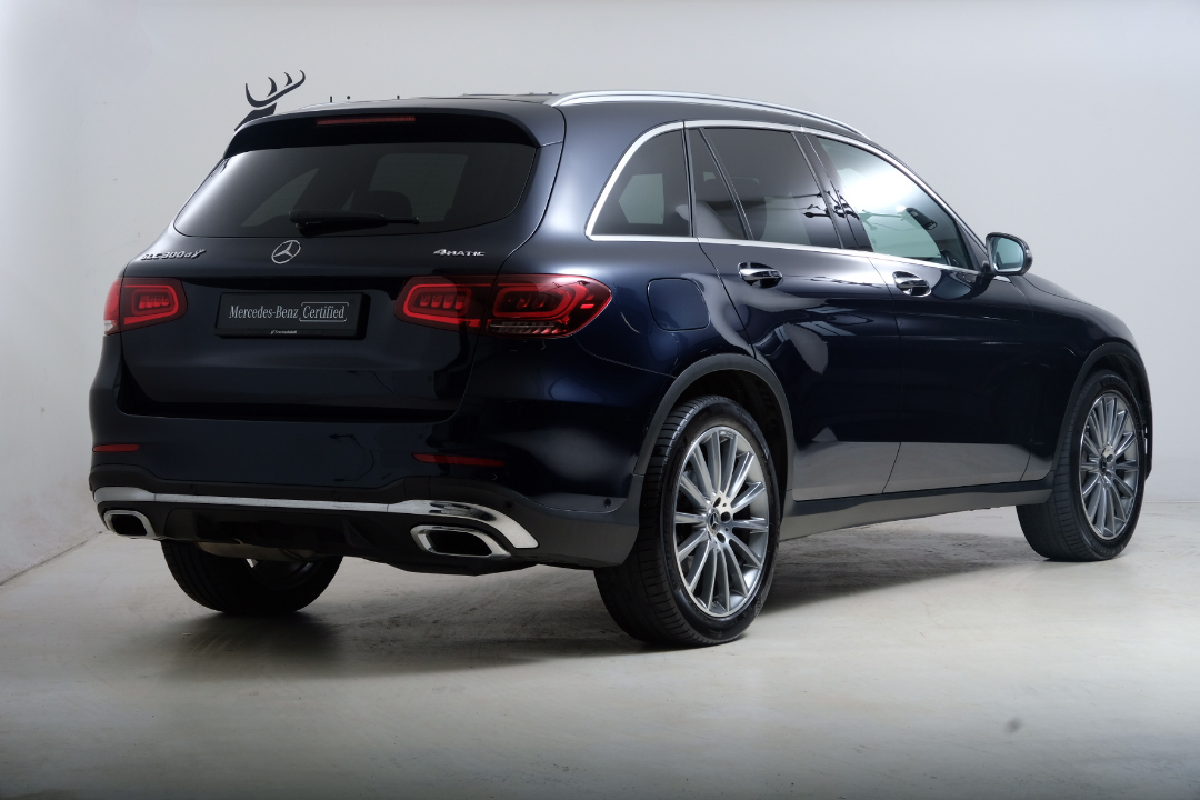 MERCEDES-BENZ GLC 300 d AMG Line 4Matic 9G-Tronic-showroom-element-2
