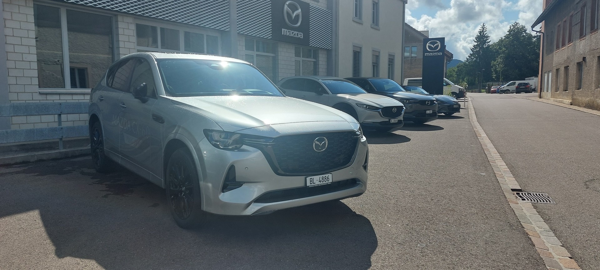MAZDA CX-60 2.5 PHEV Homura Plus-showroom-element-1