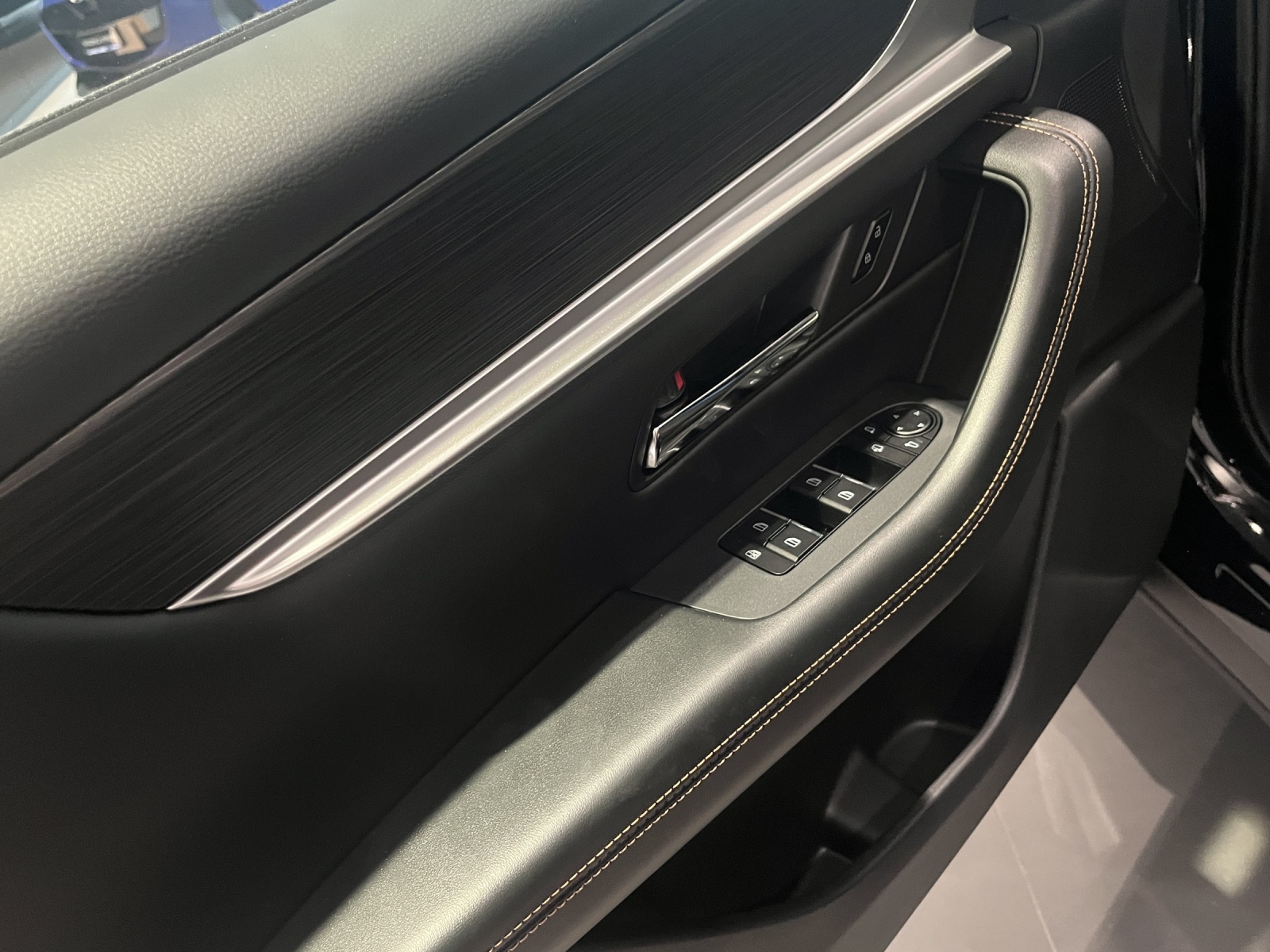 Image MAZDA CX-80 CX-80 e-Skyactiv PHEV 327 AWD Homura Plus