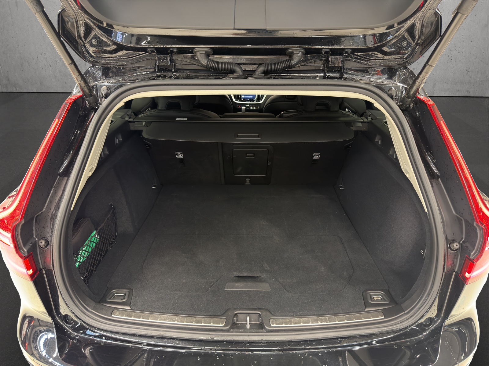 Image VOLVO V60 V60 T6 eAWD Plug in Hybrid Plus Dark Geartronic