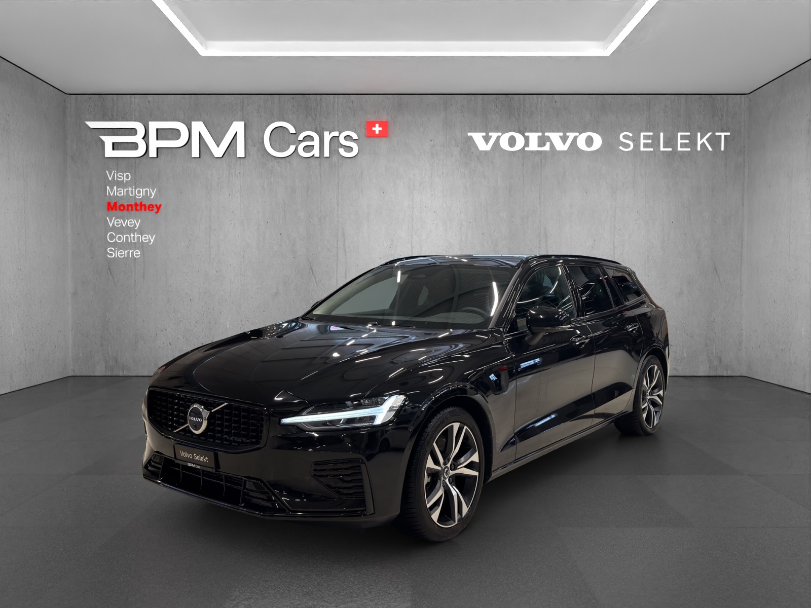Photo VOLVO V60 V60 T6 eAWD Plug in Hybrid Plus Dark Geartronic