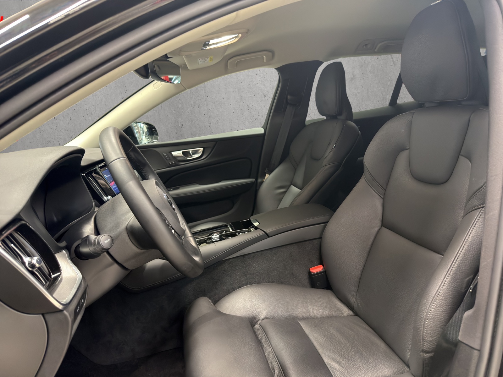 Image VOLVO V60 V60 T6 eAWD Plug in Hybrid Plus Dark Geartronic