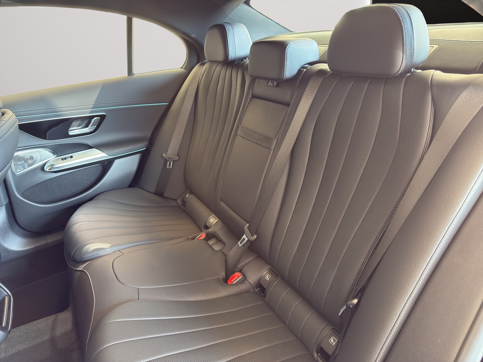 Image MERCEDES-BENZ E-220 E 220 d 4Matic 9G-Tronic