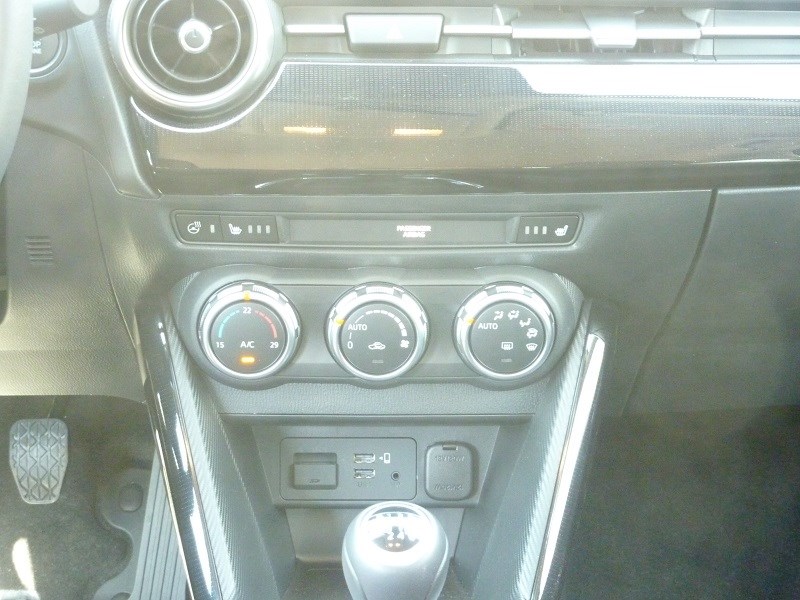 MAZDA 2 SKYACTIV-G 90 Mild Hybrid Kizoku-image-12