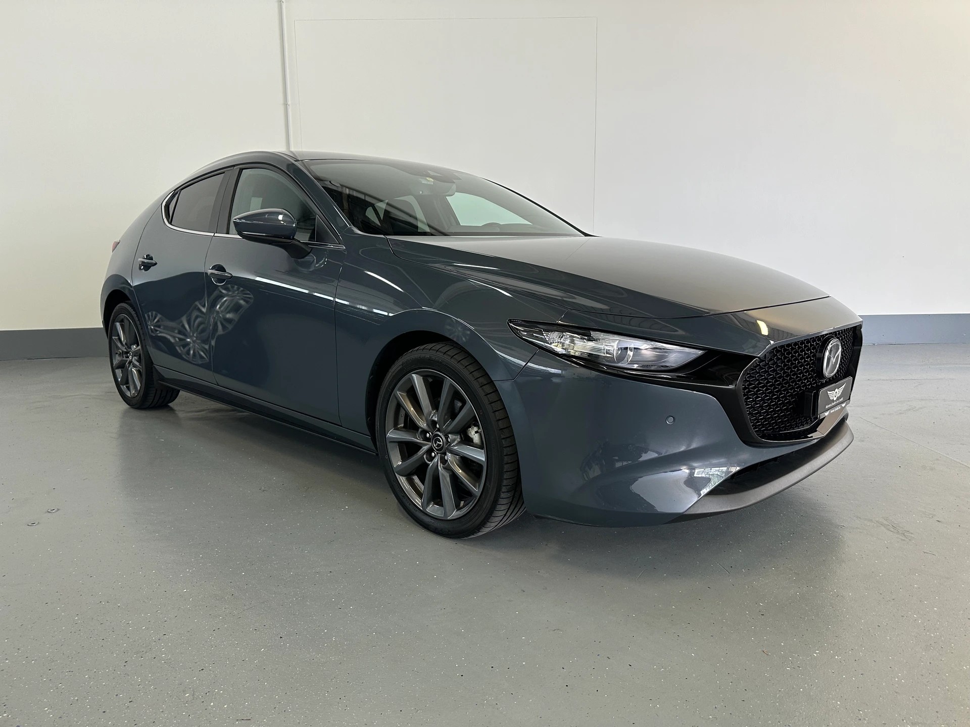 MAZDA 3 Hatchback SKYACTIV-G M Hybrid 122 Revolution-showroom-element-2
