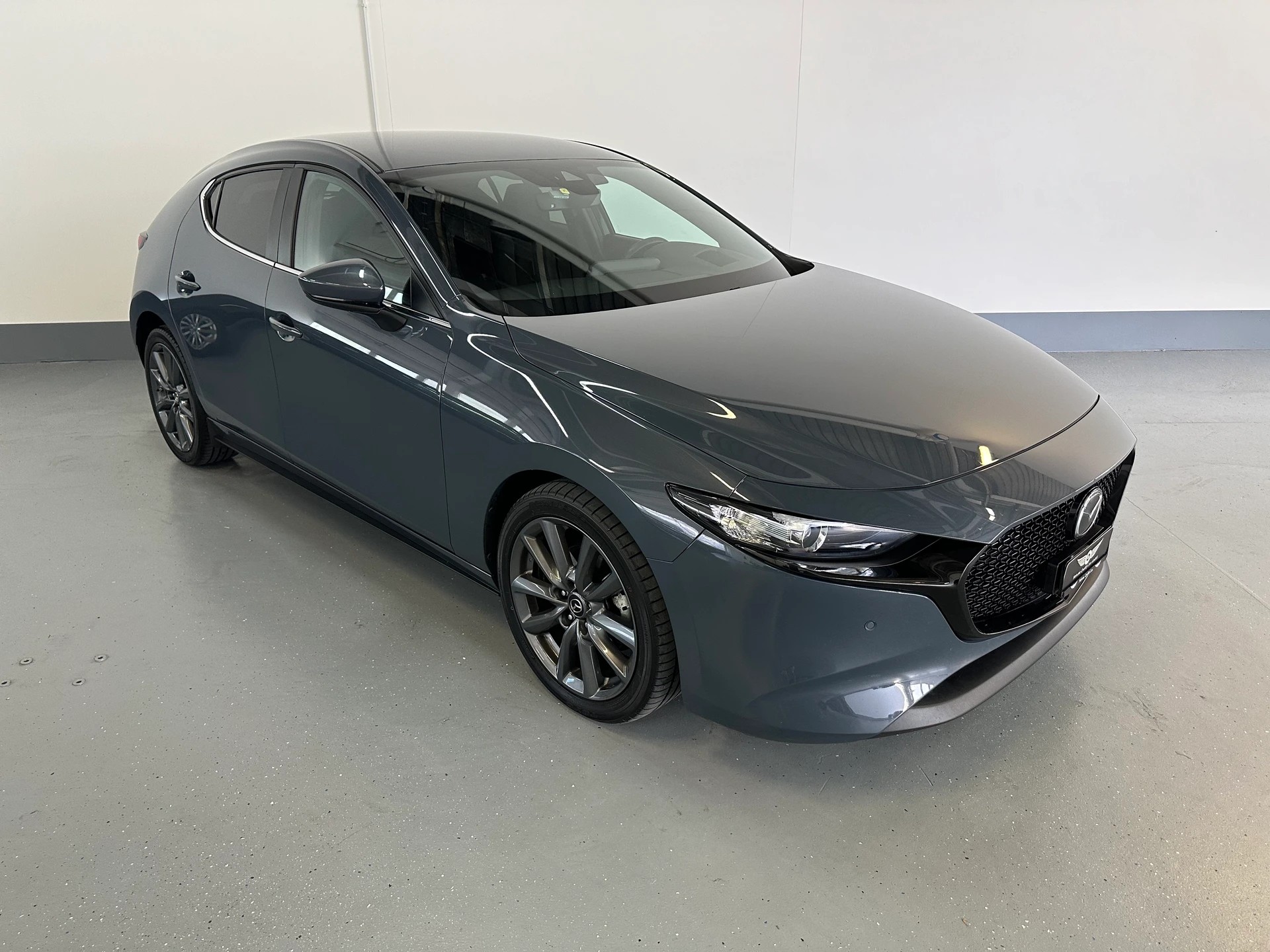 MAZDA 3 Hatchback SKYACTIV-G M Hybrid 122 Revolution-showroom-element-1