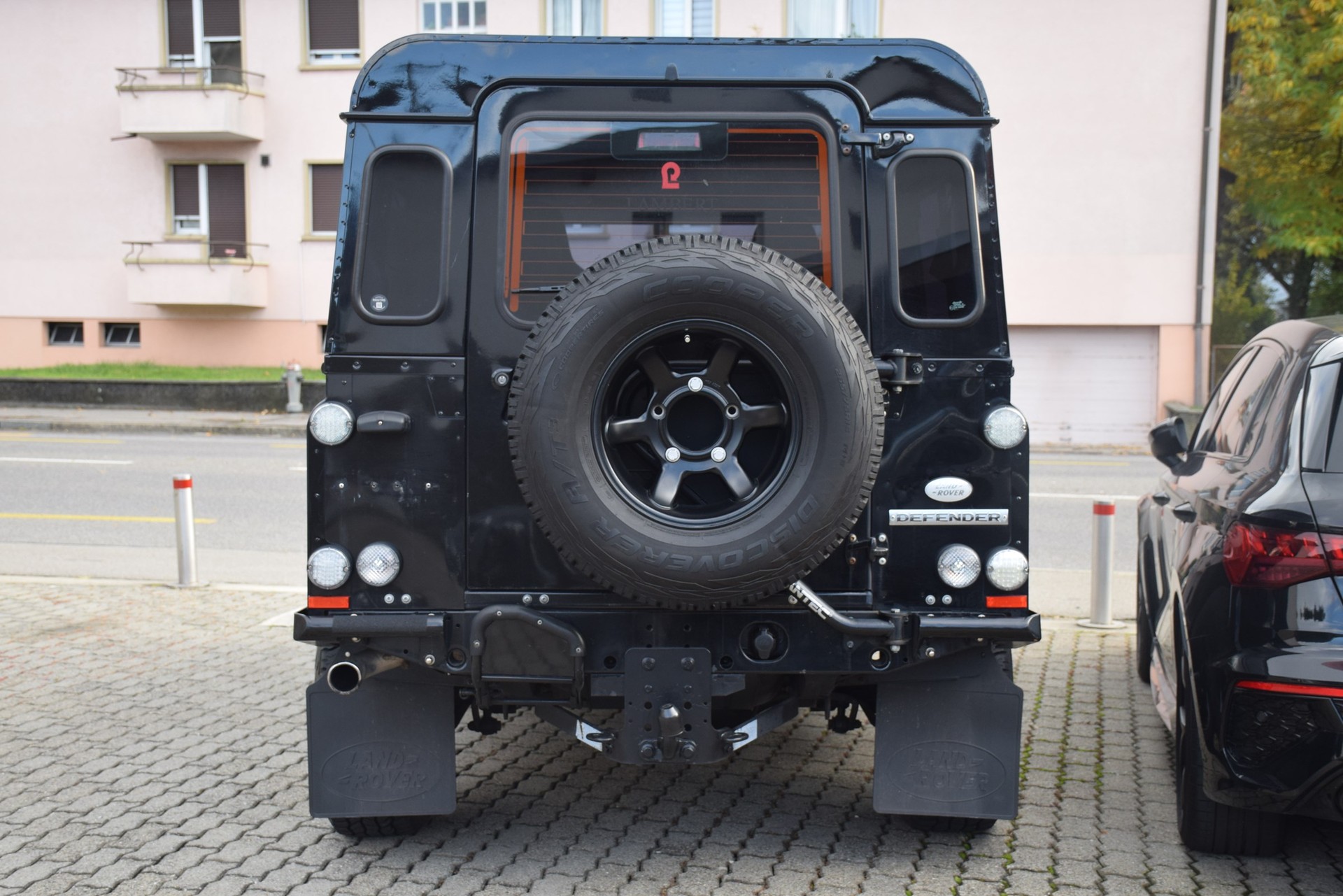 LAND ROVER Defender 110 SW 2.4Tdc SVX-image-4