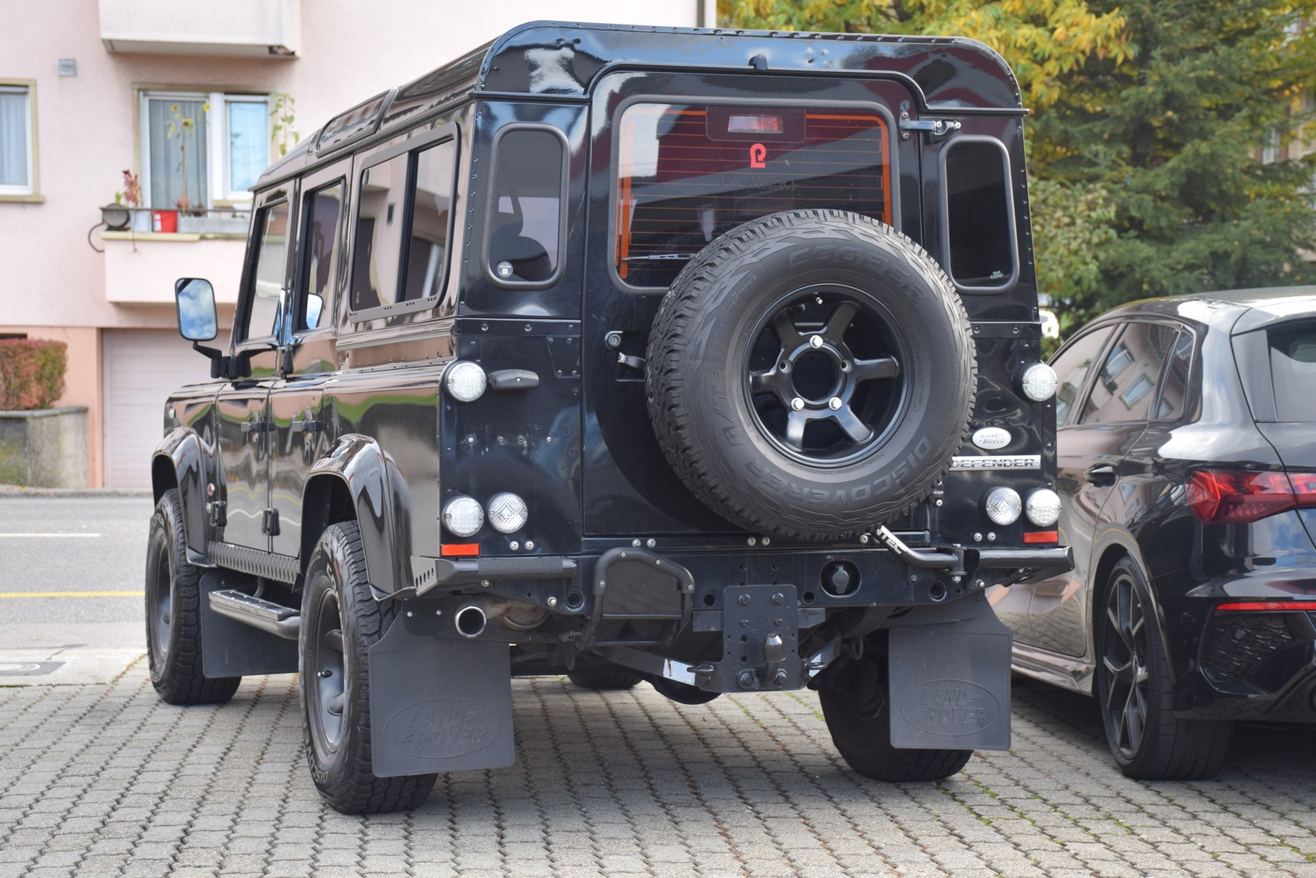 LAND ROVER Defender 110 SW 2.4Tdc SVX-image-5