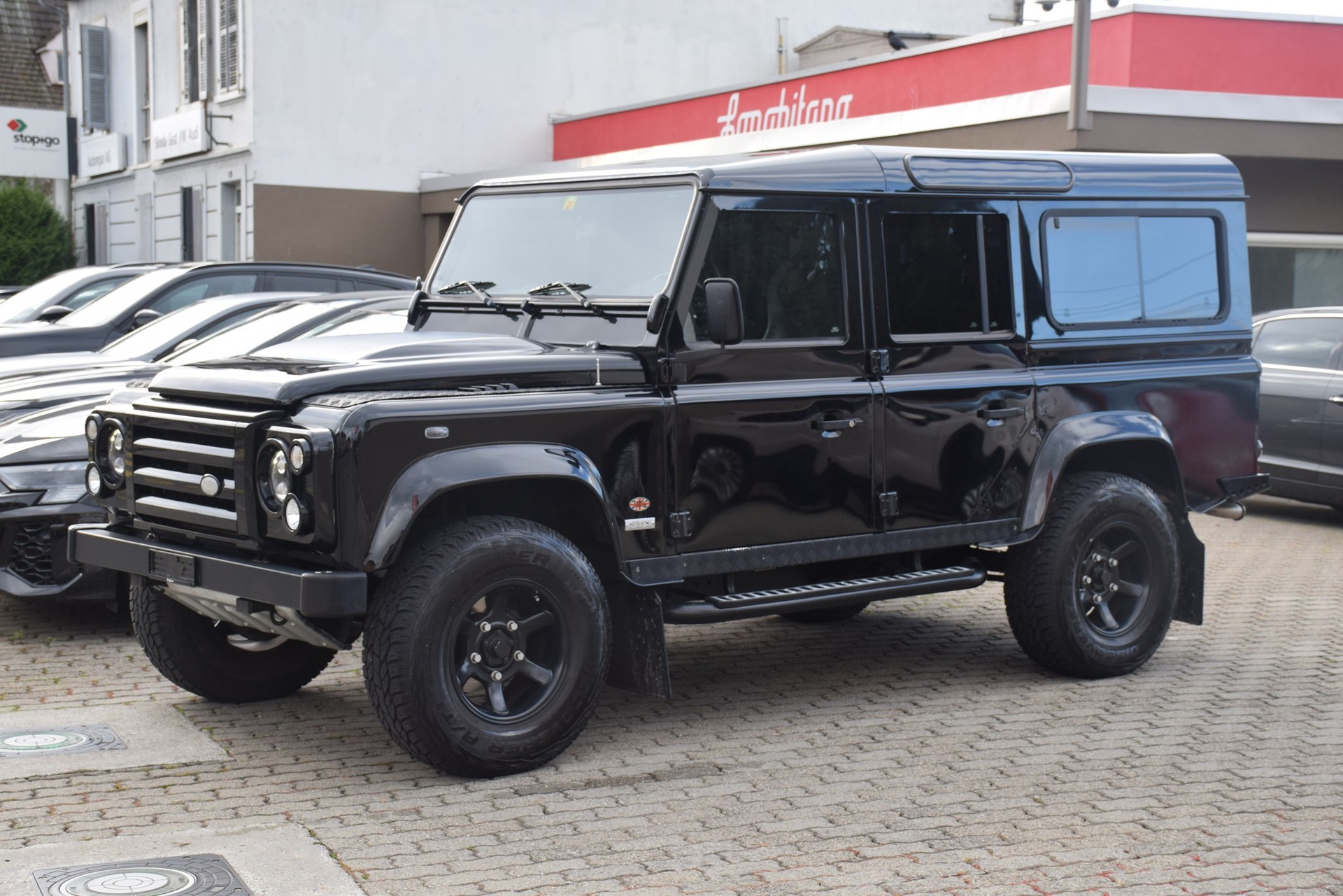 LAND ROVER Defender 110 SW 2.4Tdc SVX