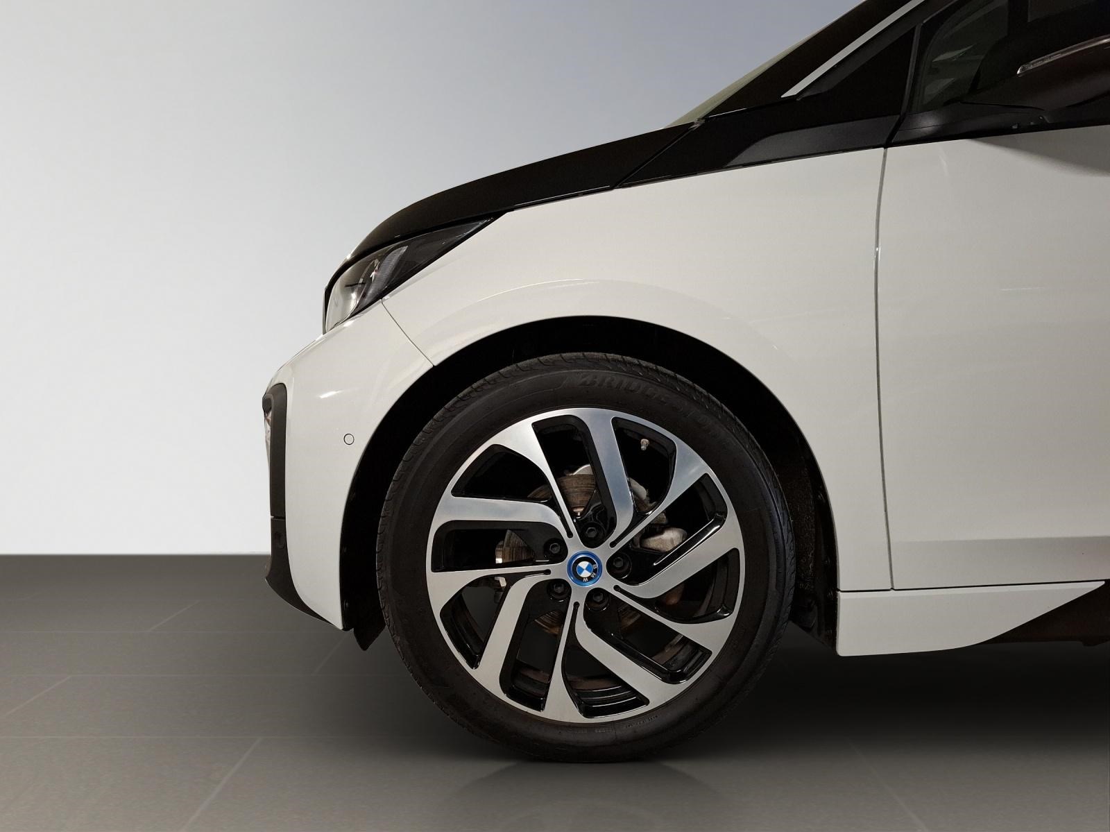 BMW i3 120 Ah-showroom-element-2