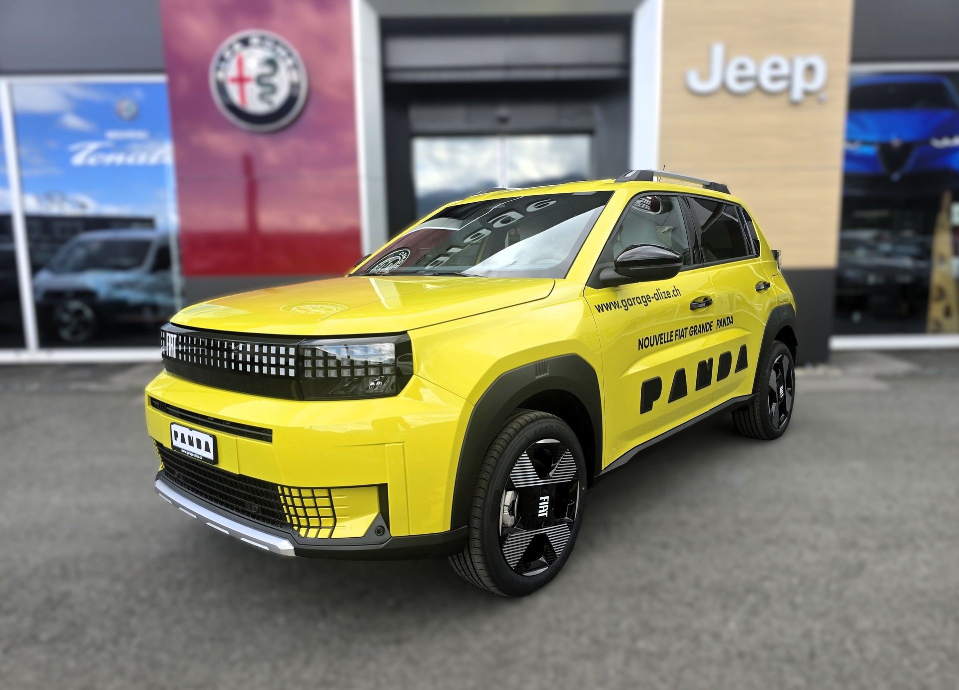FIAT GRANDE PANDA LA PRIMA-showroom-element-1