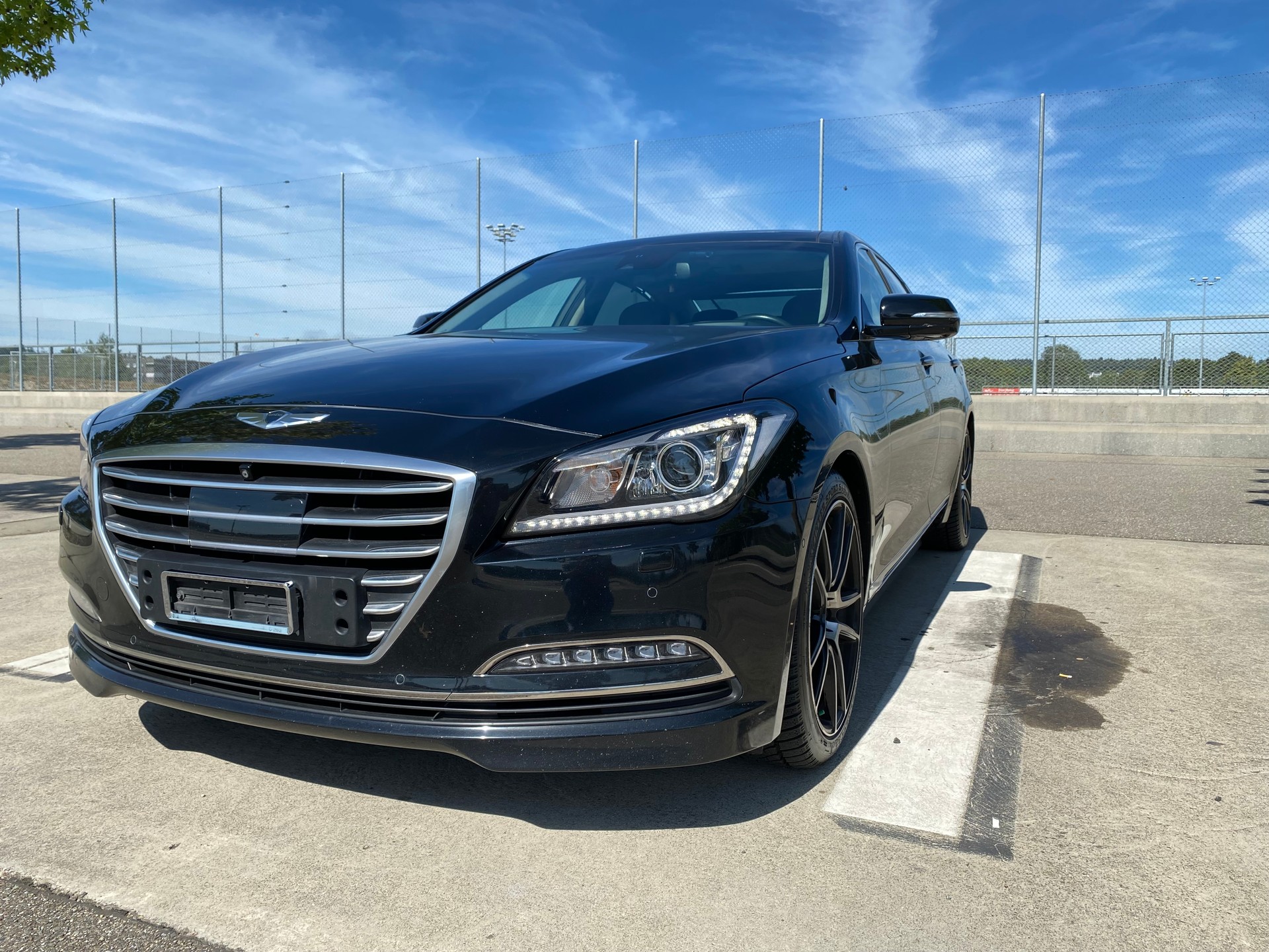 HYUNDAI Genesis Limousine 3.8 V6 HTRAC 4WD