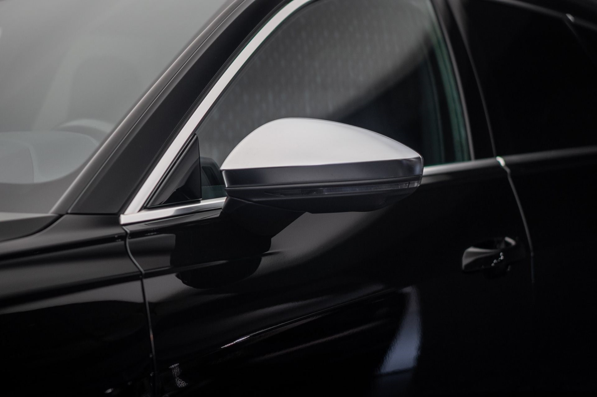 AUDI S6 Avant 3.0 TDI quattro tiptronic *CH-Fahrzeug* *Luftfahrwerk* *Allradlenkung*-image-11