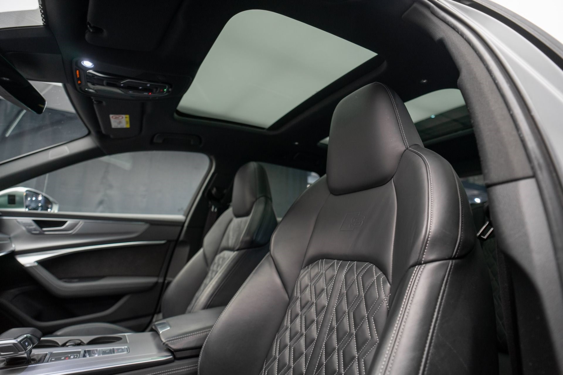 AUDI S6 Avant 3.0 TDI quattro tiptronic *CH-Fahrzeug* *Luftfahrwerk* *Allradlenkung*-image-17
