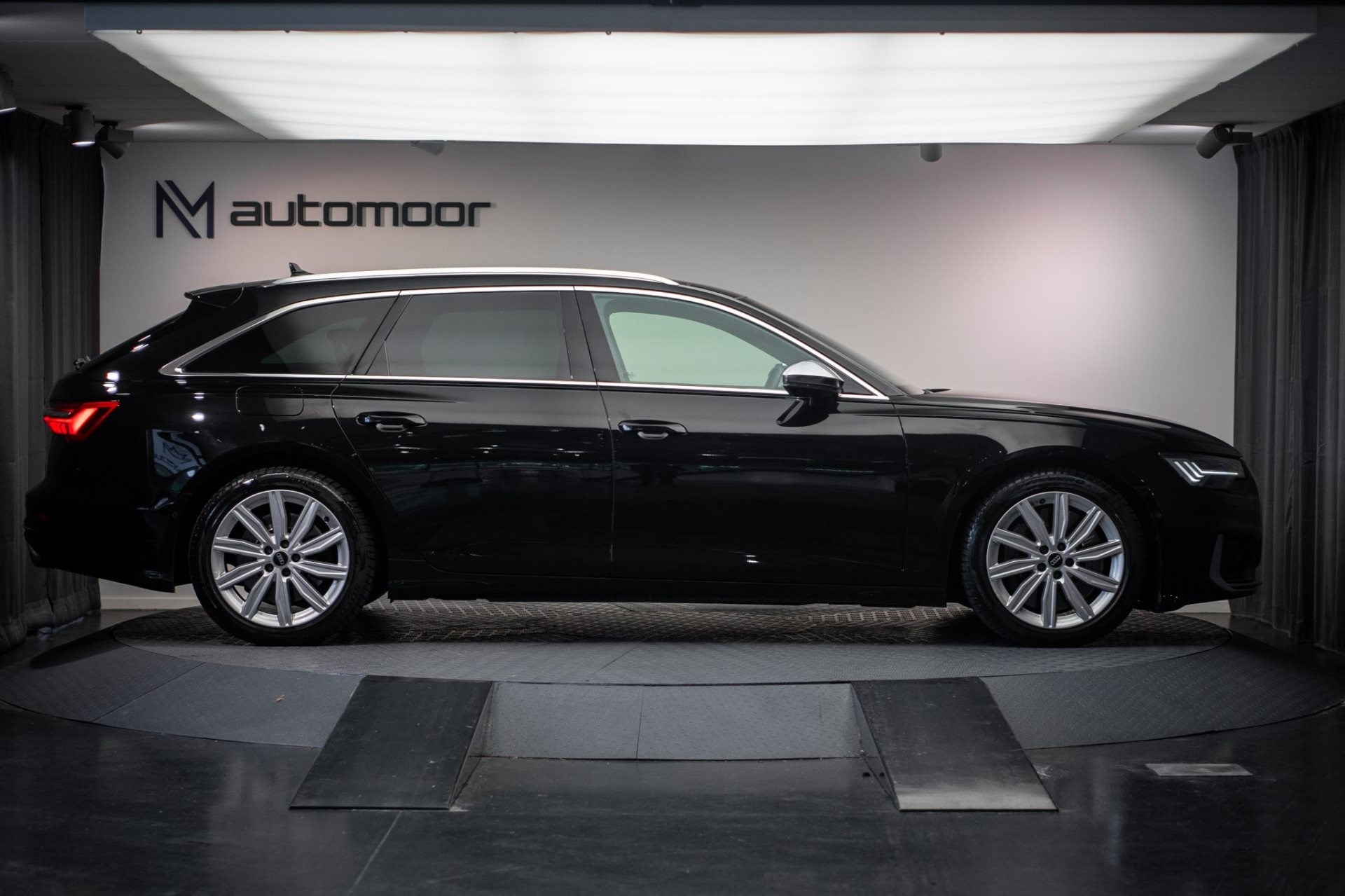 AUDI S6 Avant 3.0 TDI quattro tiptronic *CH-Fahrzeug* *Luftfahrwerk* *Allradlenkung*-image-4