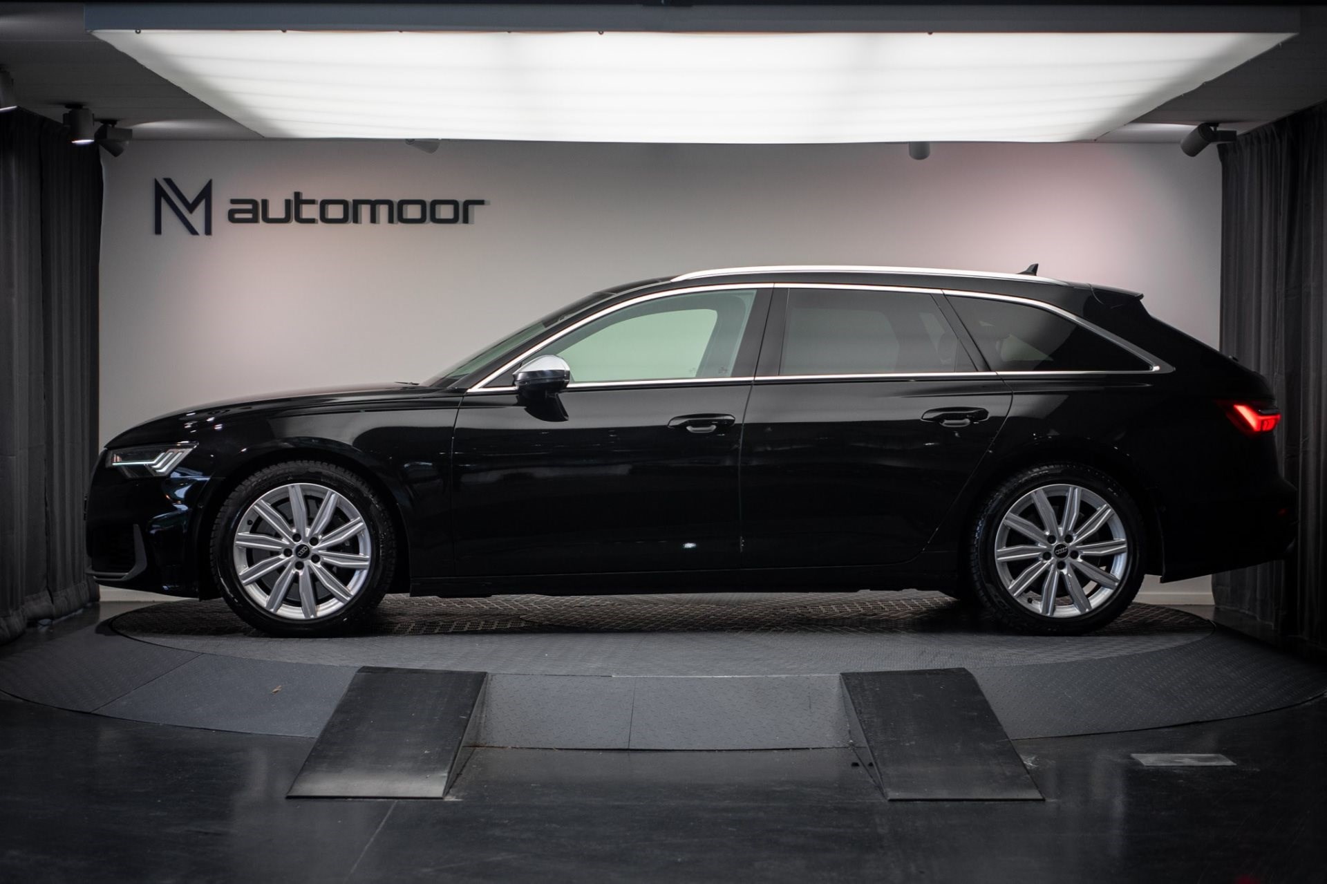 AUDI S6 Avant 3.0 TDI quattro tiptronic *CH-Fahrzeug* *Luftfahrwerk* *Allradlenkung*-image-8