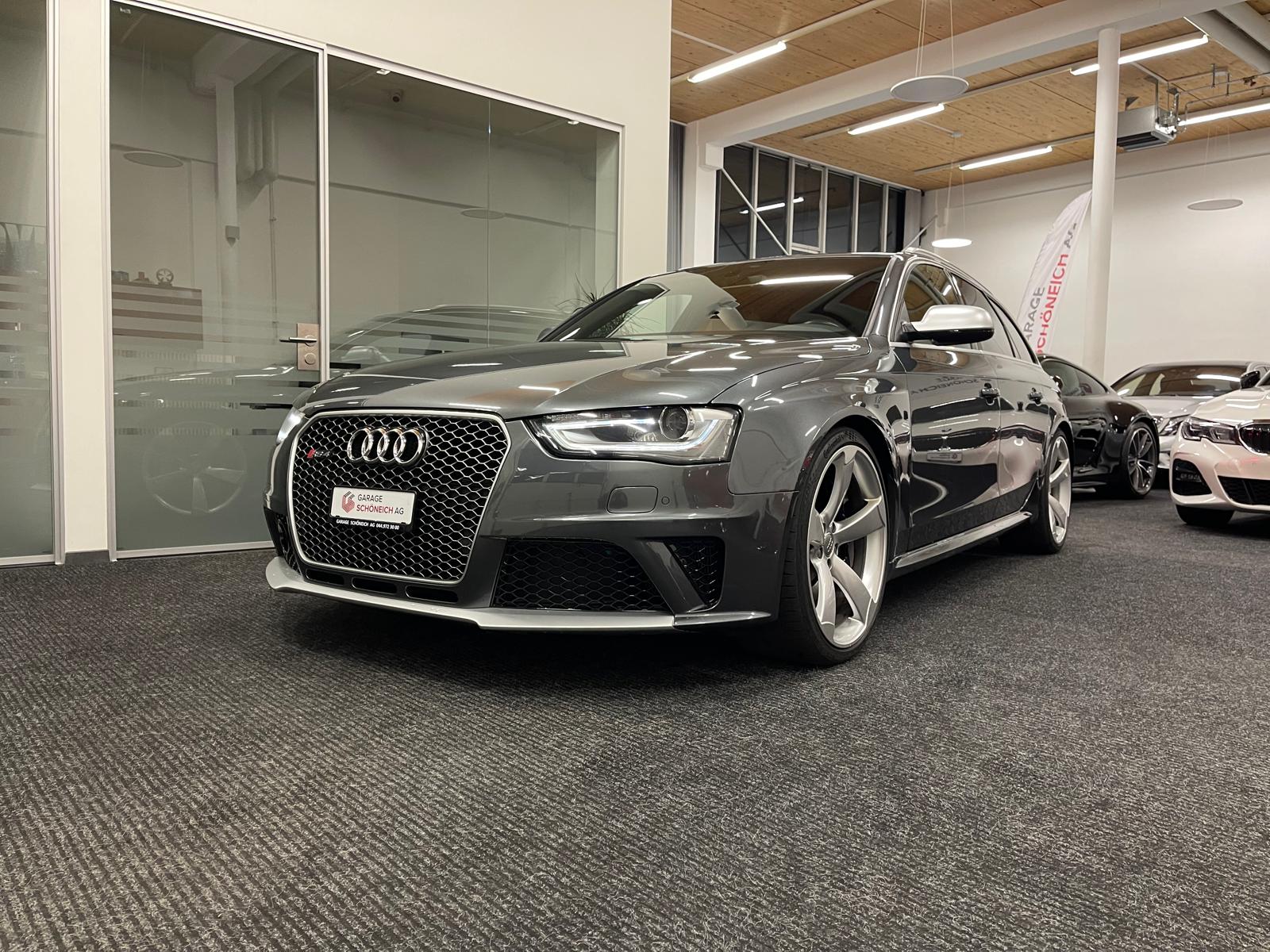 AUDI RS4 Avant 4.2 FSI V8 quattro S-tronic
