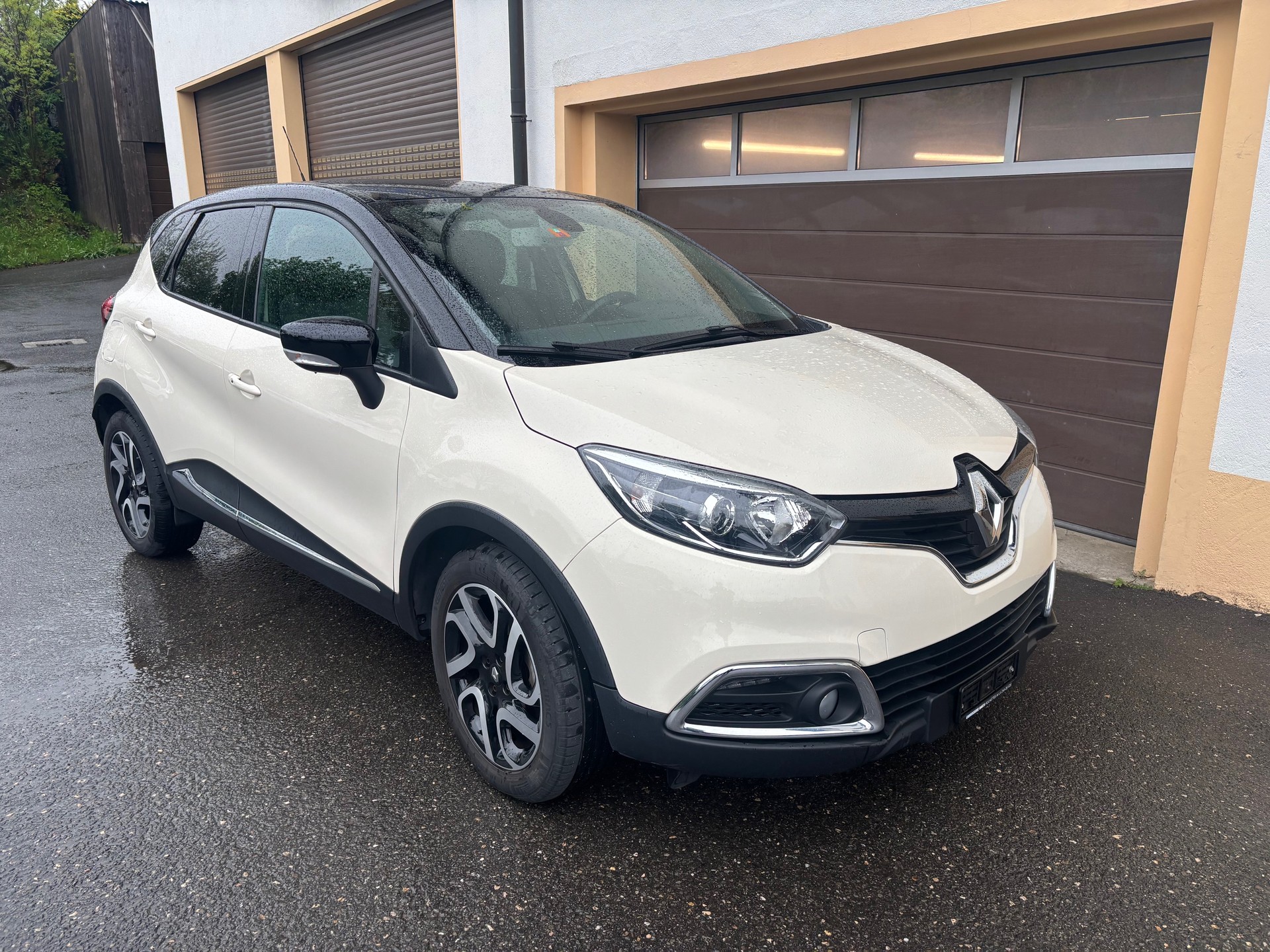RENAULT Captur 1.2 T 16V Privilège EDC
