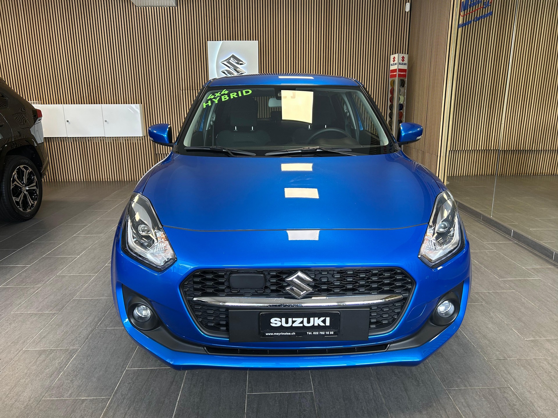 SUZUKI Swift 1.2 Compact Top Hybrid 4x4-showroom-element-2
