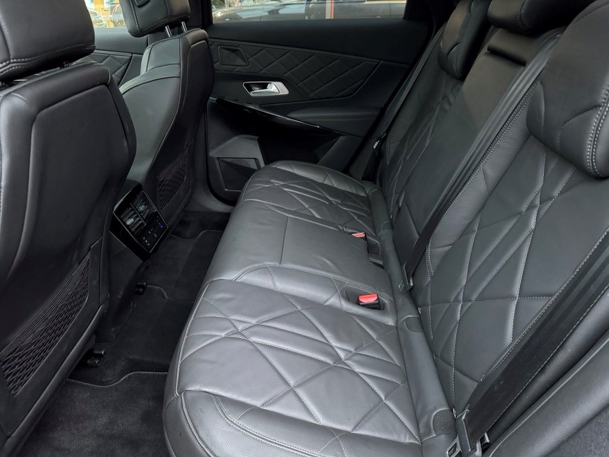 DS AUTOMOBILES DS7 Crossback 1.6 E-Tense Rivoli 4x4-showroom-element-3