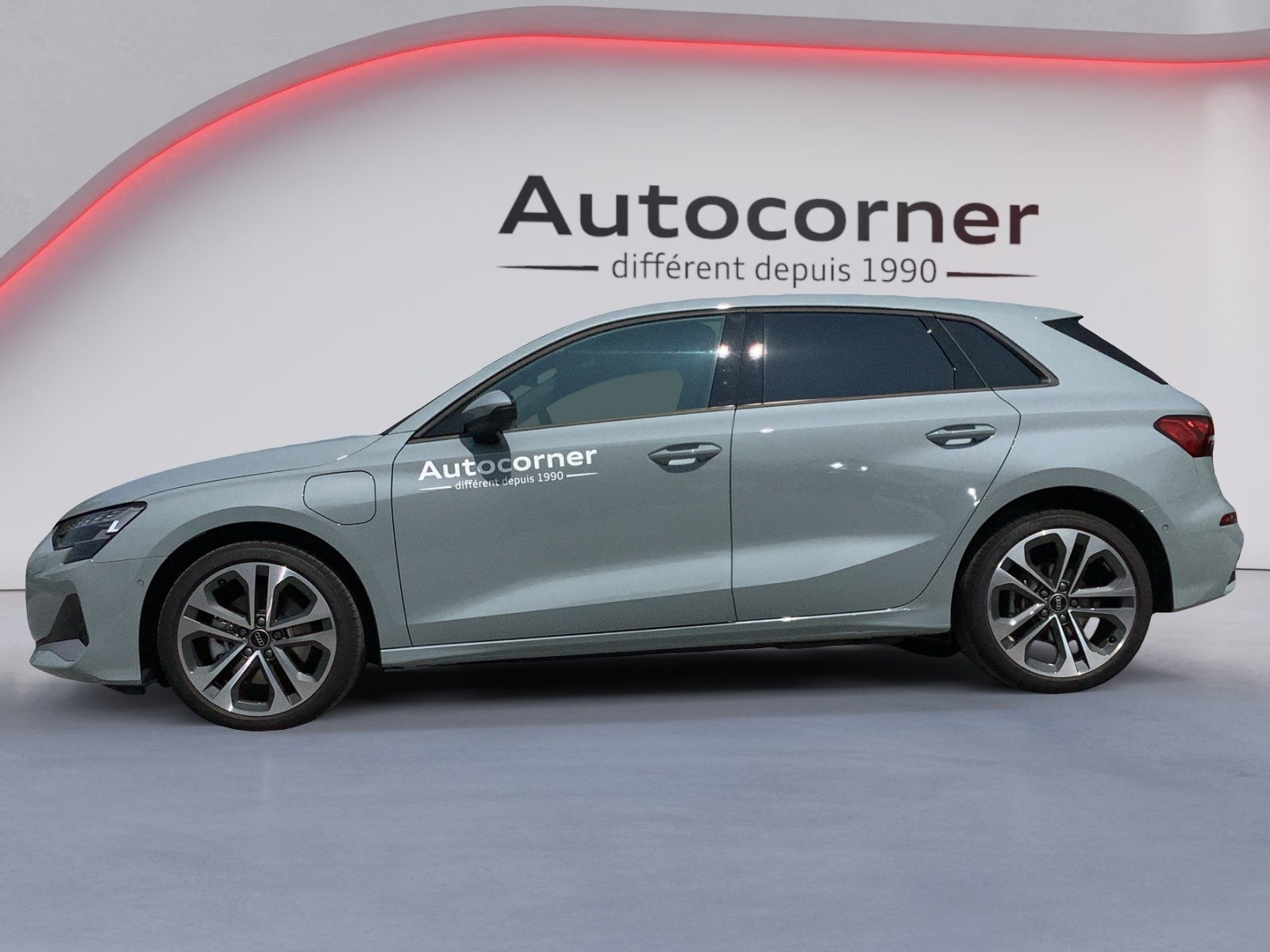 AUDI A3 Sportback 40 TFSI e advanced Attraction-showroom-element-1