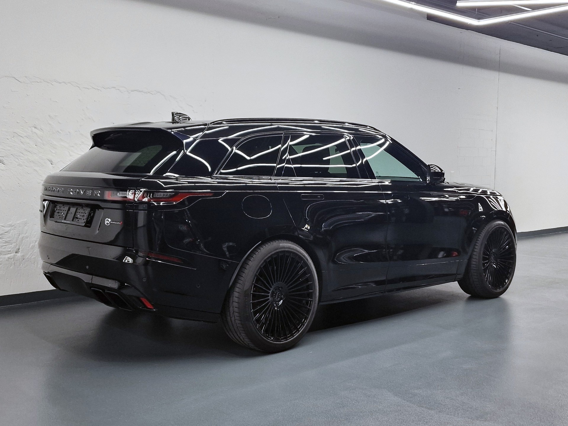 LAND ROVER Range Rover Velar 5.0 V8 SVA-Dynamic Edition-showroom-element-2