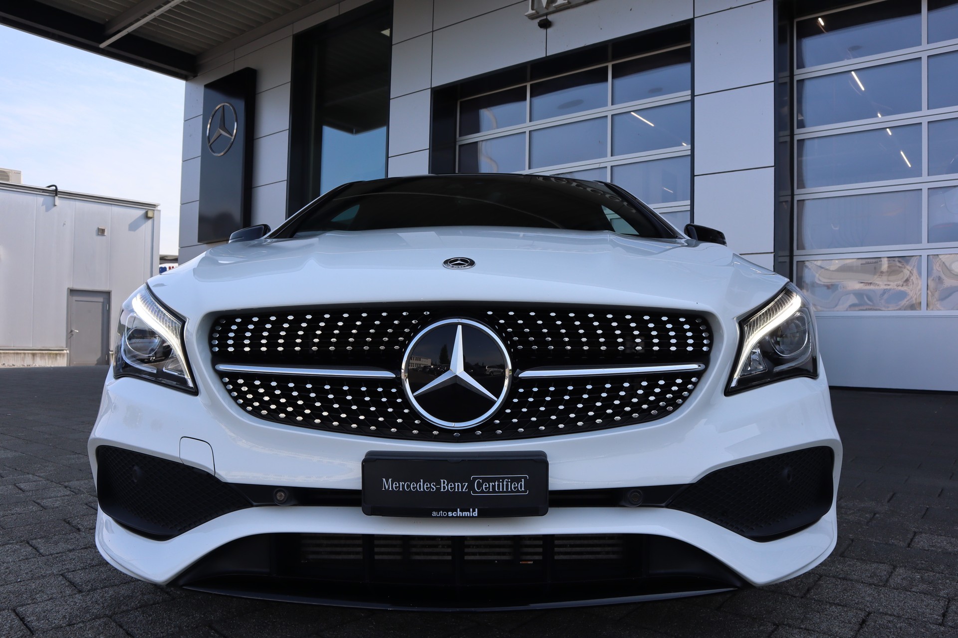 MERCEDES-BENZ CLA Shooting Brake 250 AMG Line 4Matic 7G-DCT-showroom-element-2