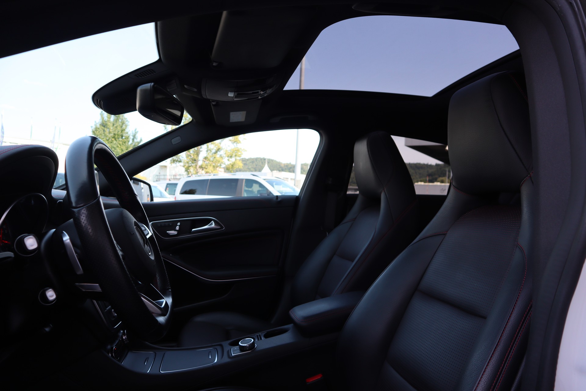 MERCEDES-BENZ CLA Shooting Brake 250 AMG Line 4Matic 7G-DCT-showroom-element-3