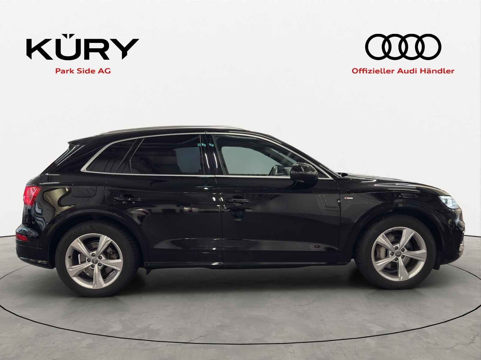 AUDI Q5 55 TFSI e sport quattro-showroom-element-2