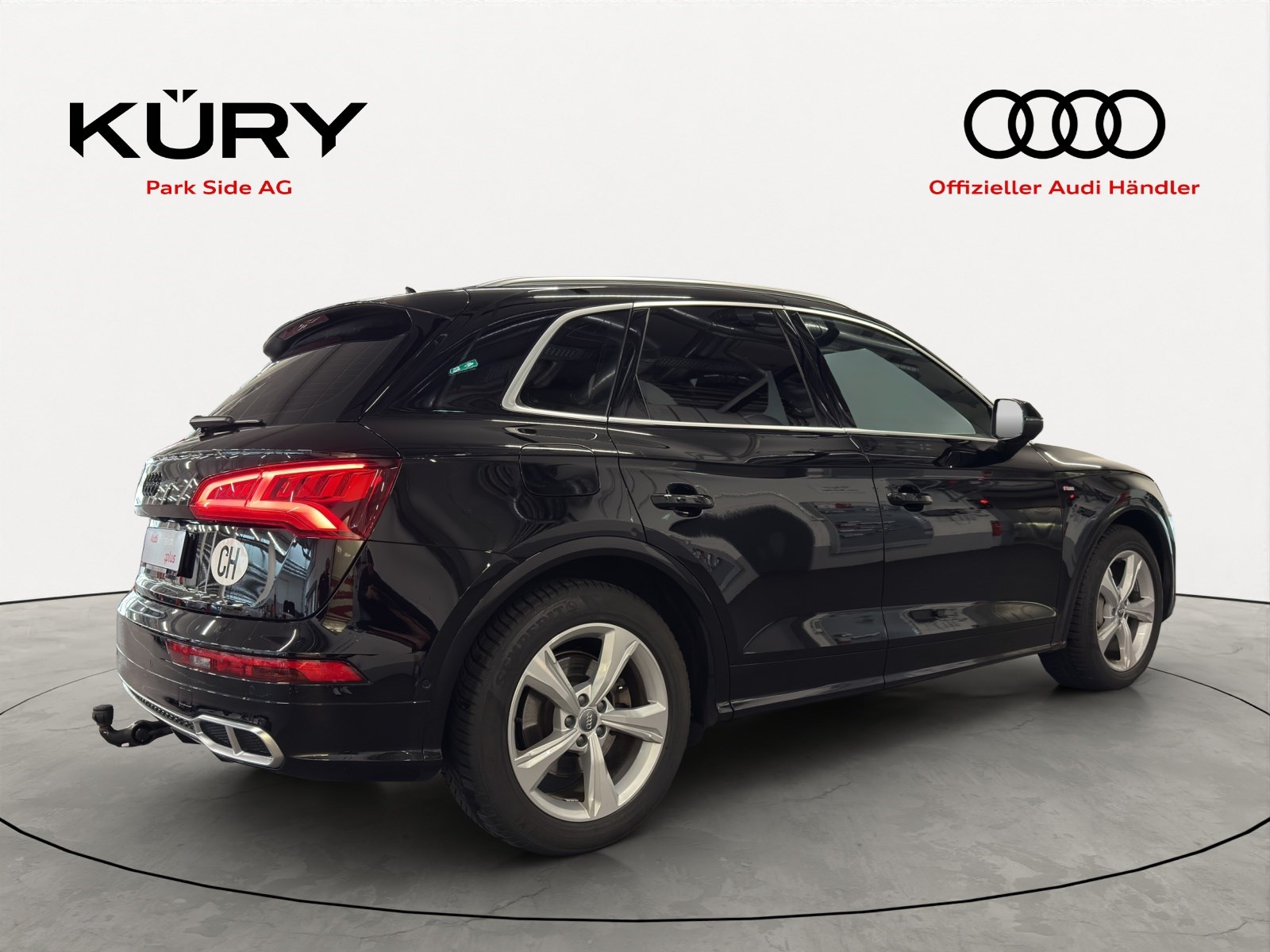 AUDI Q5 55 TFSI e sport quattro-showroom-element-3