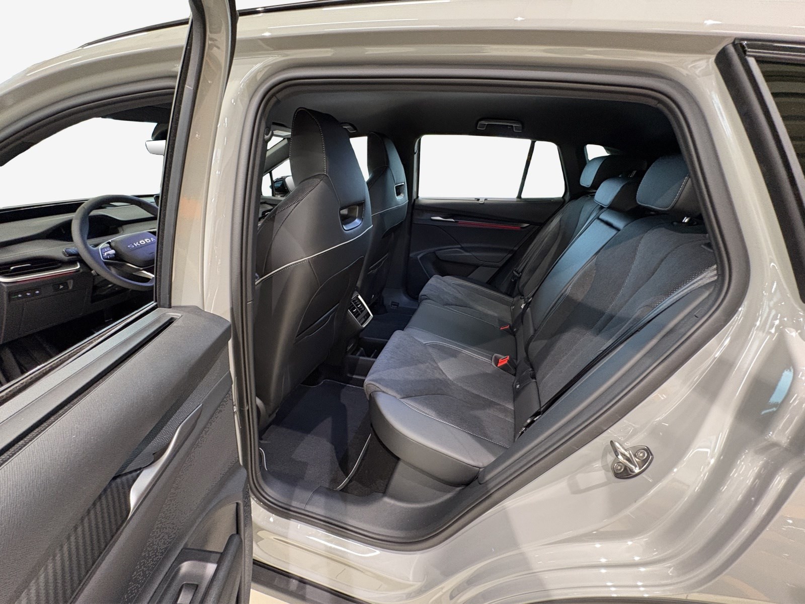 SKODA Elroq 85 Sport Line-image-11