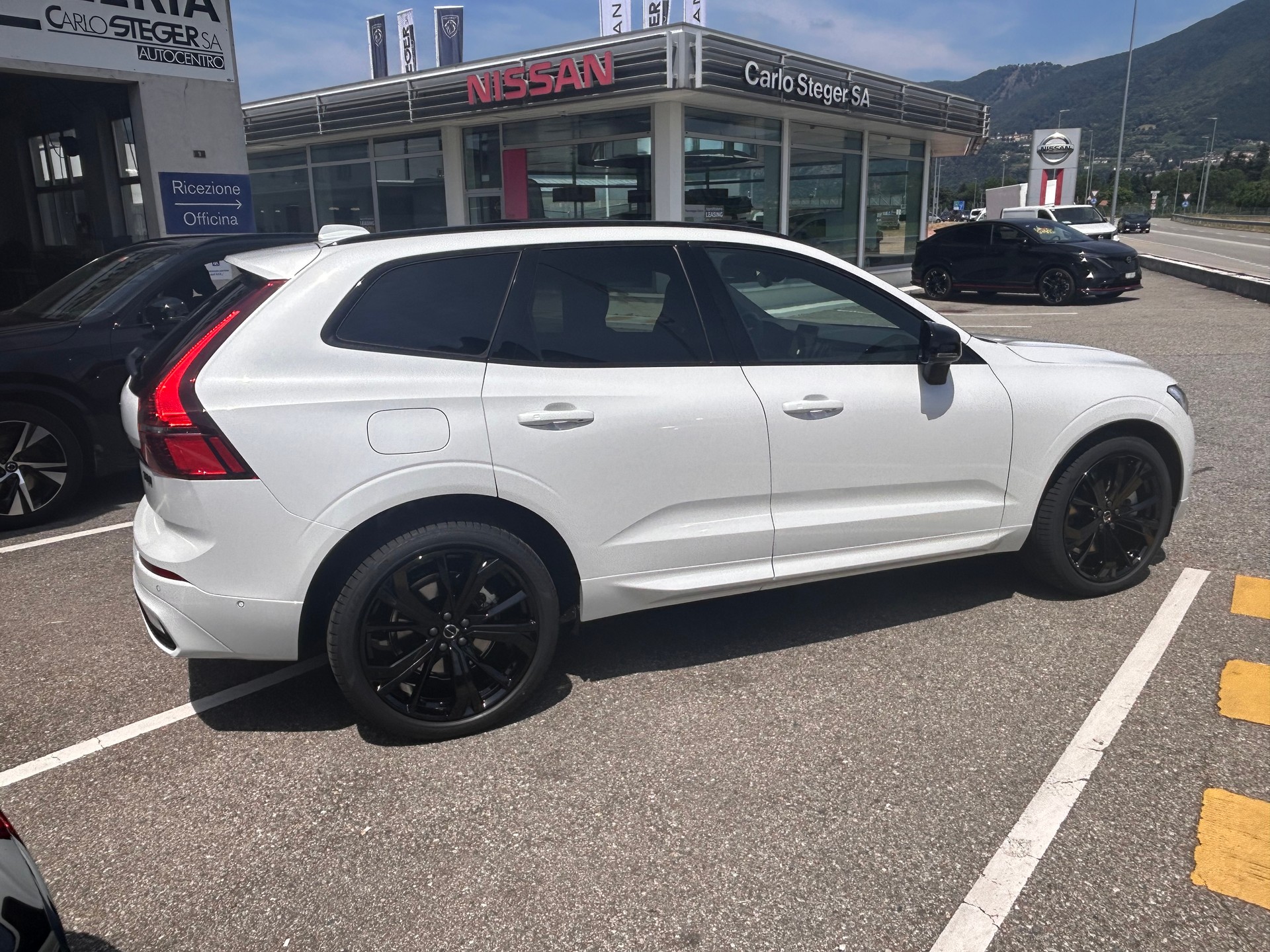 VOLVO XC60 T8 eAWD PluginHybrid Black Edition Geartronic-showroom-element-2