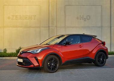 TOYOTA C-HR 2.0 HSD CVT Launch Edition