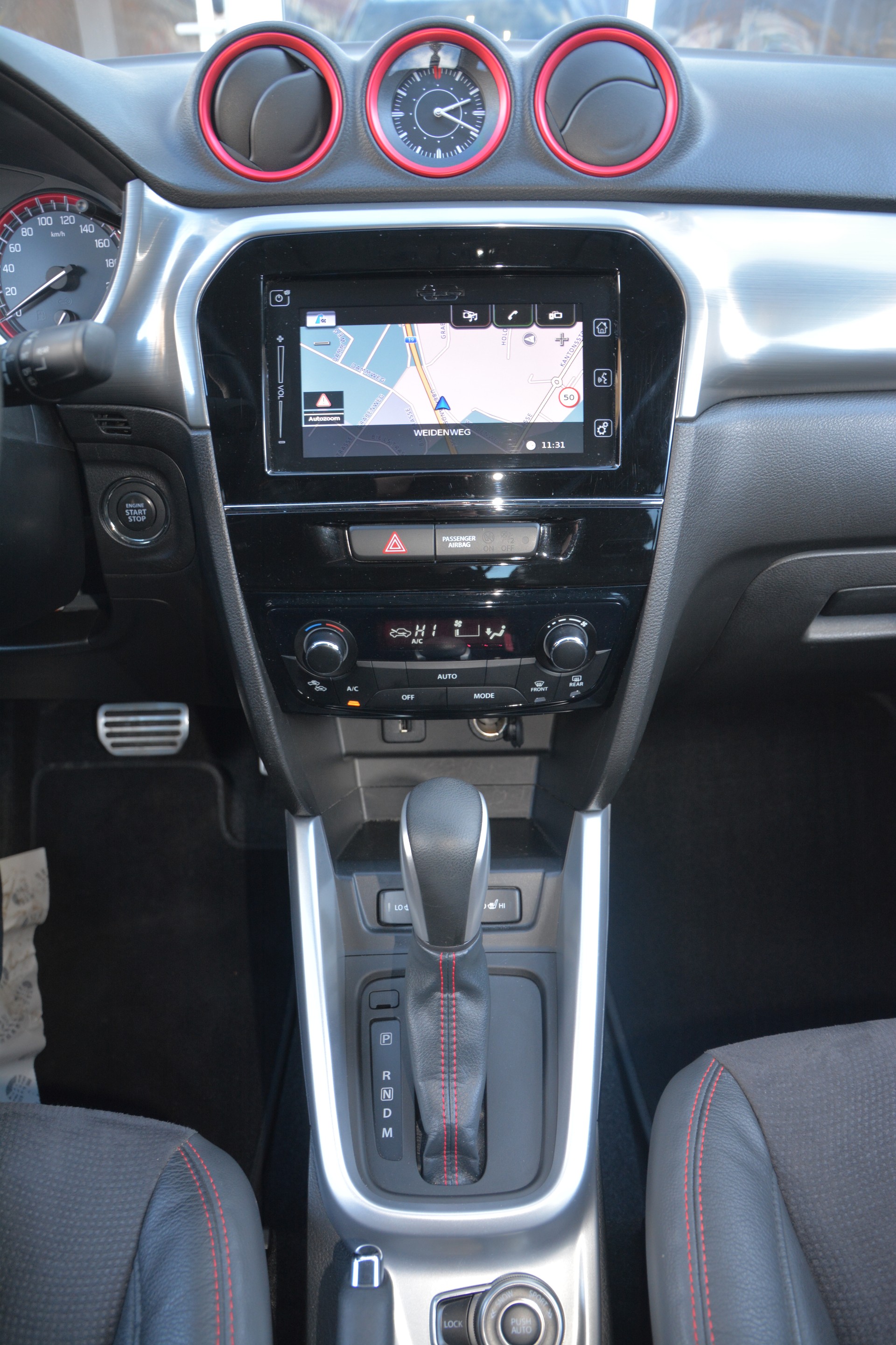 SUZUKI Vitara 1.4 Boosterjet Sergio Cellano Top Autom.-image-5